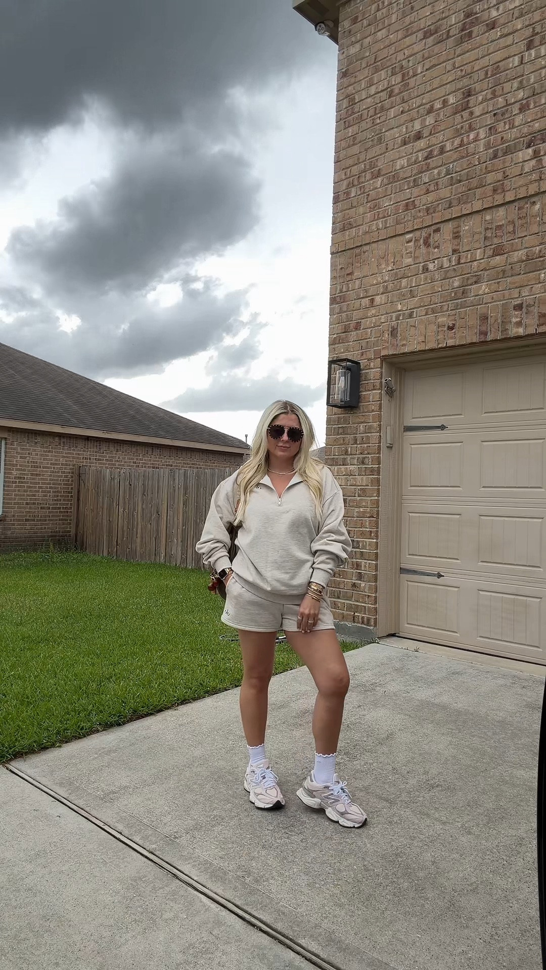 OOTD 
Alo oatmeal set small
New balance sneakers tts

#LTKootd