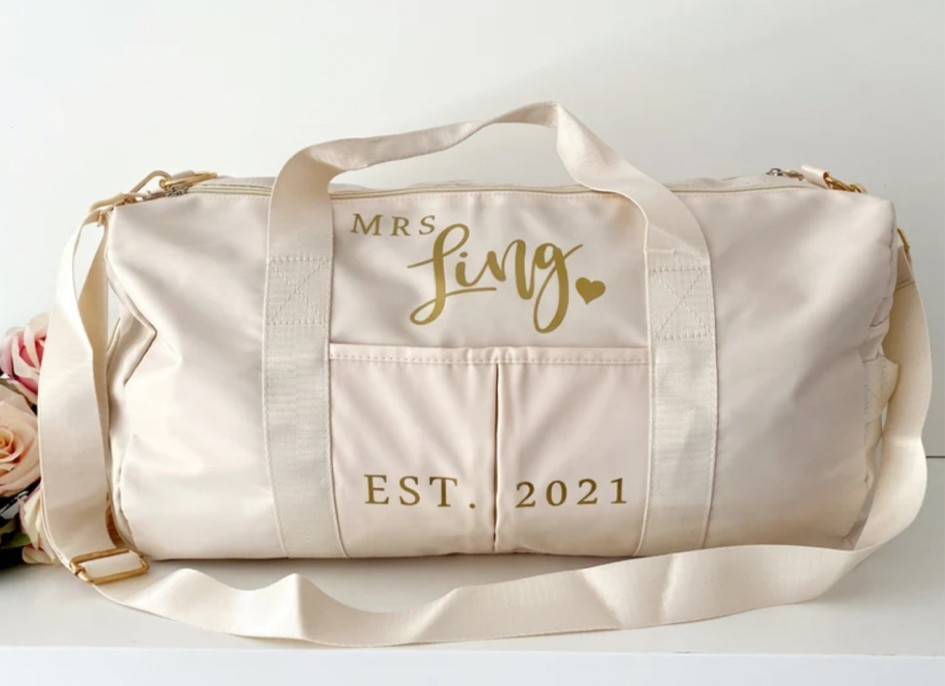 Bride duffel bag

Bride to be | engaged | gift for bride | getting married | wedding planning | bachelorette | party | rehearsal dinner | bridal shower | I’m engaged | wedding gift | wedding day | bridal gift | Etsy | shop small

#LTKwedding #LTKGiftGuide #LTKHoliday