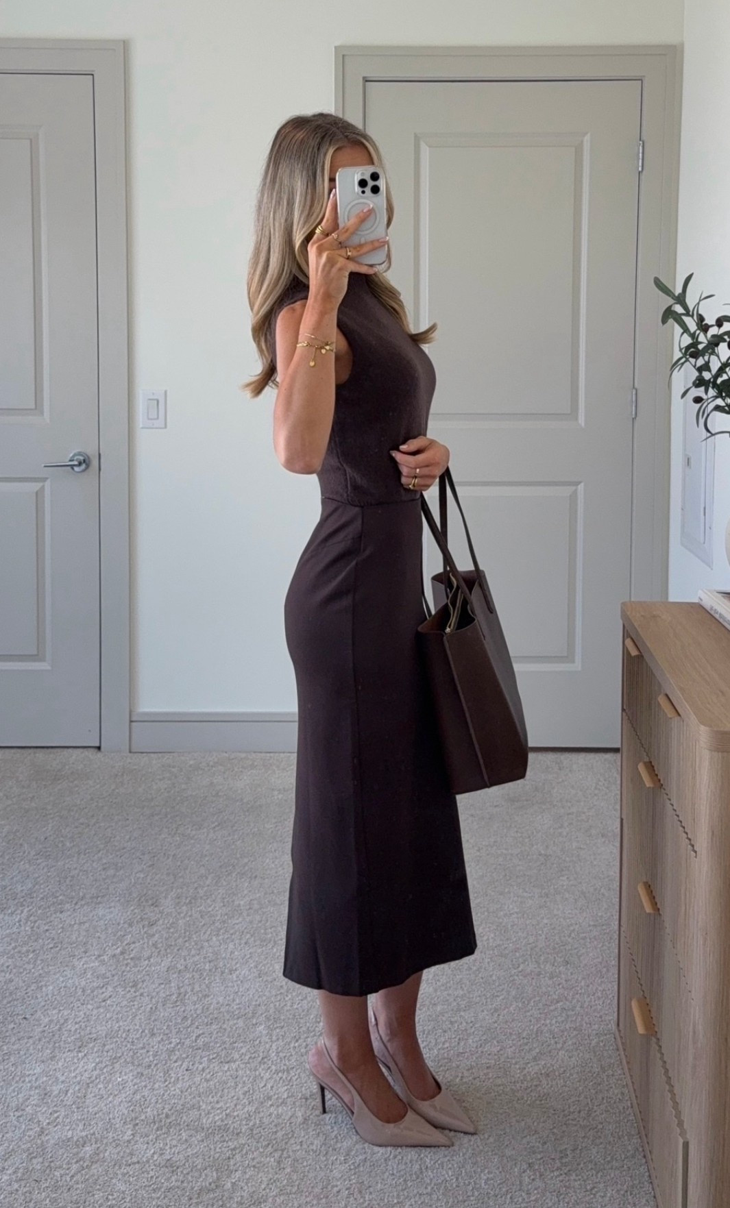 styling @Quince brown maxi pencil skirt for the office 🤎 #quincepartner

#LTKootd #LTKWorkwear