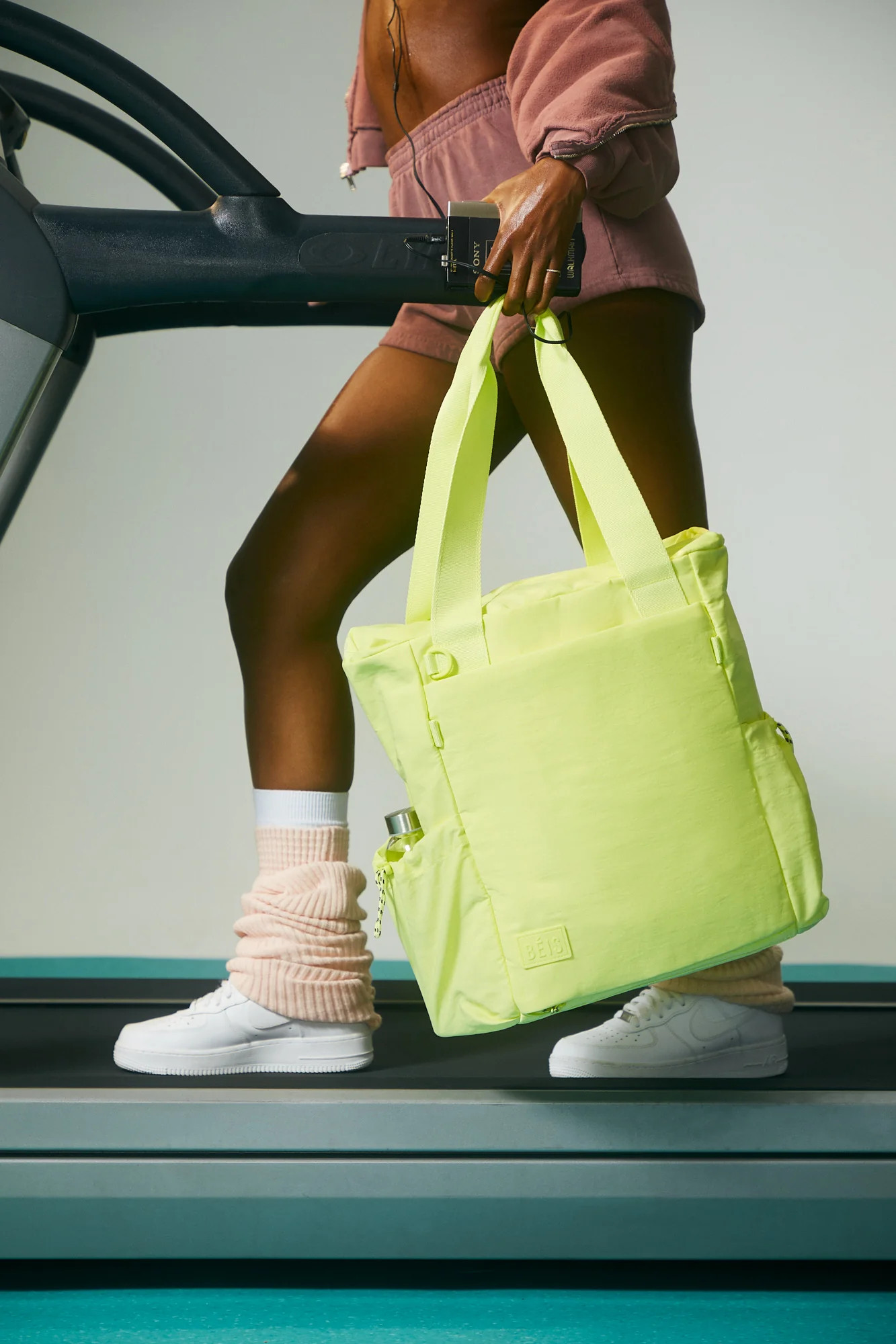 BÉIS ‘The Sport Tote’ in Limone - Neon Gym Tote Bag & Sports Tote | BEIS