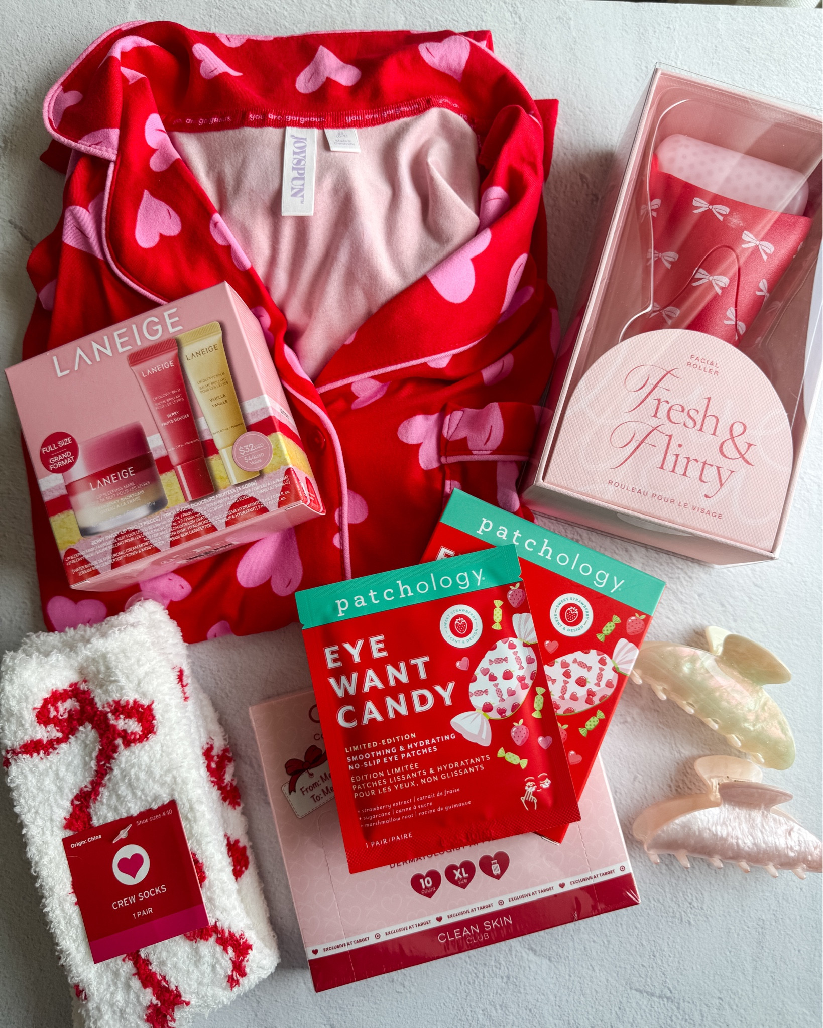 Valentines and Galentine's favorites for teens, tweens and mom friends.  

 

#LTKValentine #LTKSeasonal #LTKBeauty