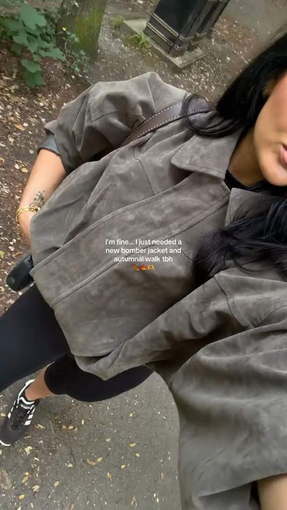 Autumn bomber jacket 🍂


#AutumnBomberJacket #BomberJacket #AutumnStyle #AutumnOutfit #FallFashion #FallStyle #JacketSeason #Layering #CasualStyle #StreetStyle #AutumnFashion #OutfitInspo

#LTKFashionMonth #LTKautumn #LTKstyletip