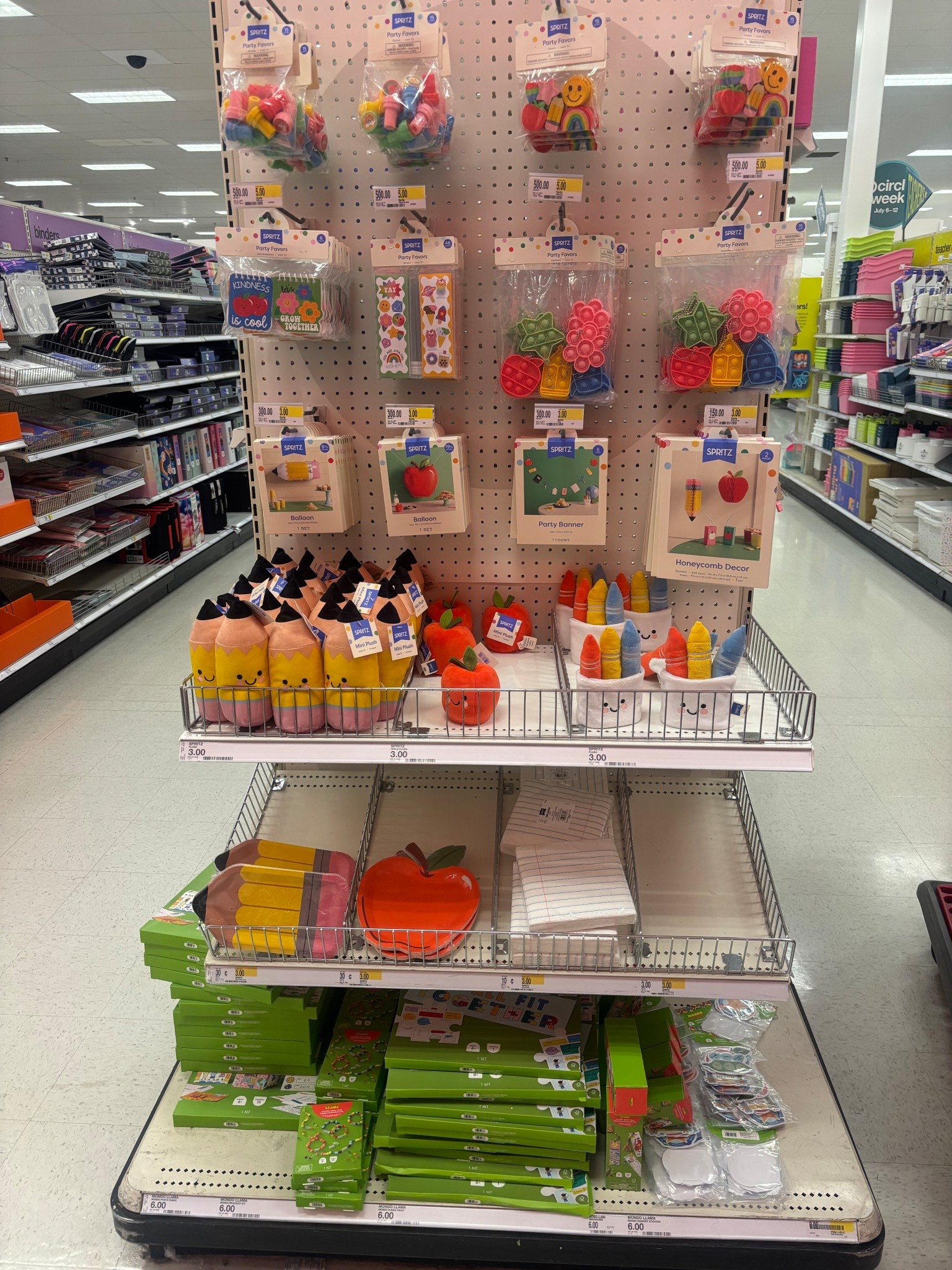 Adorable back to school decorations for a special breakfast or after school snack 🚌📓