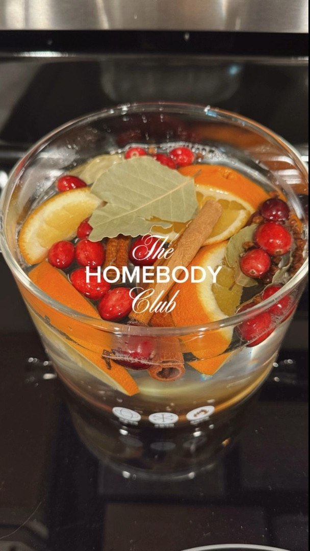 Holiday simmer pot essentials 🎄🤍
Linking the best glass pot, cutting board, and knife. Just a few of my favorite cozy kitchen basics I use every day.
Simple, affordable, and gives the whole house a warm Christmas feel.

#HolidayHome
#KitchenEssentials
#AmazonHome
#LTKHoliday #LTKHome #LTKKitchen #AmazonFinds #CozyChristmas

#LTKvlog #LTKHome #LTKHoliday