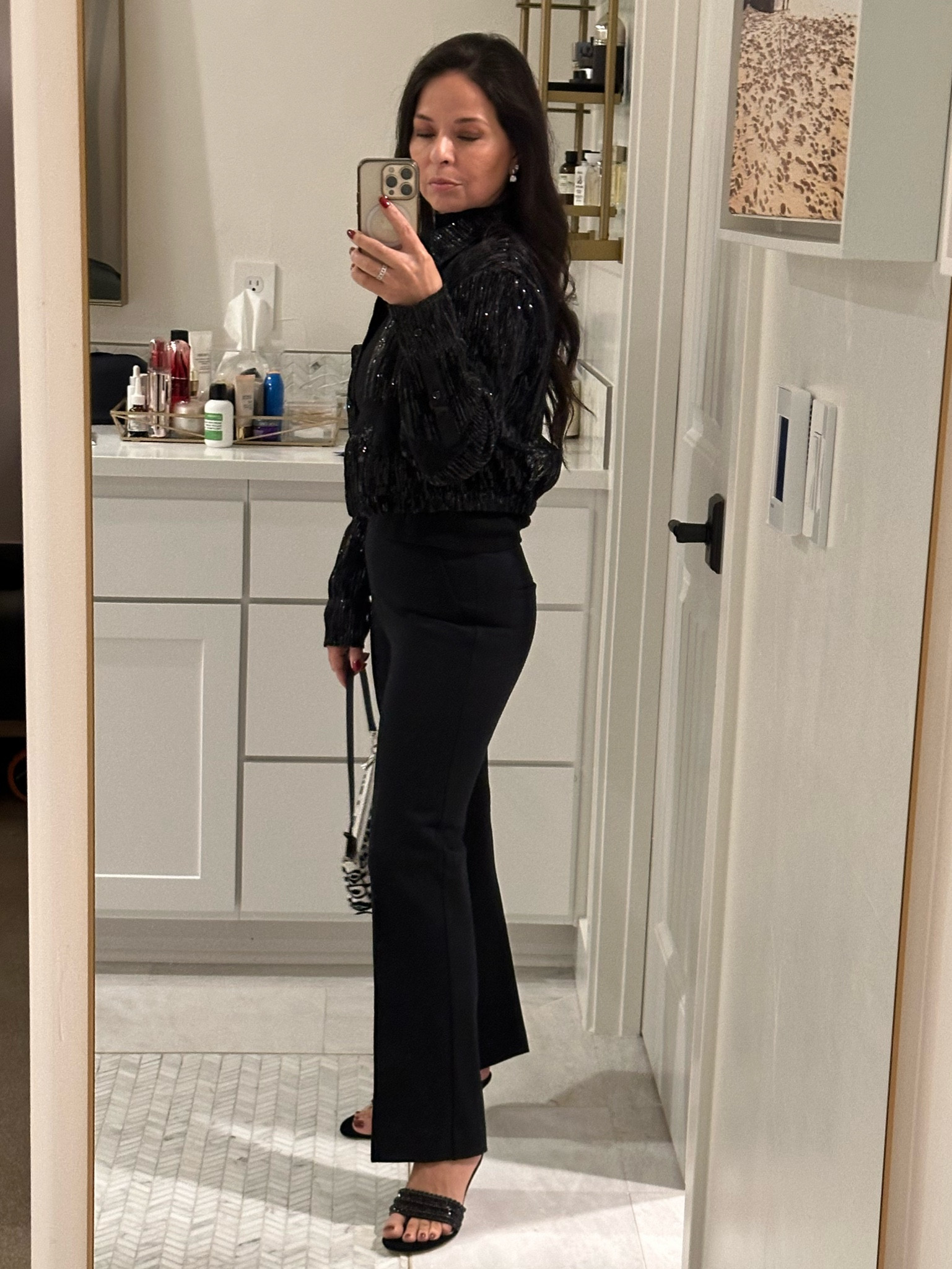 How to stay warm without a jacket 
Add layers 


#LTKStyleTip #LTKTravel #LTKOver40