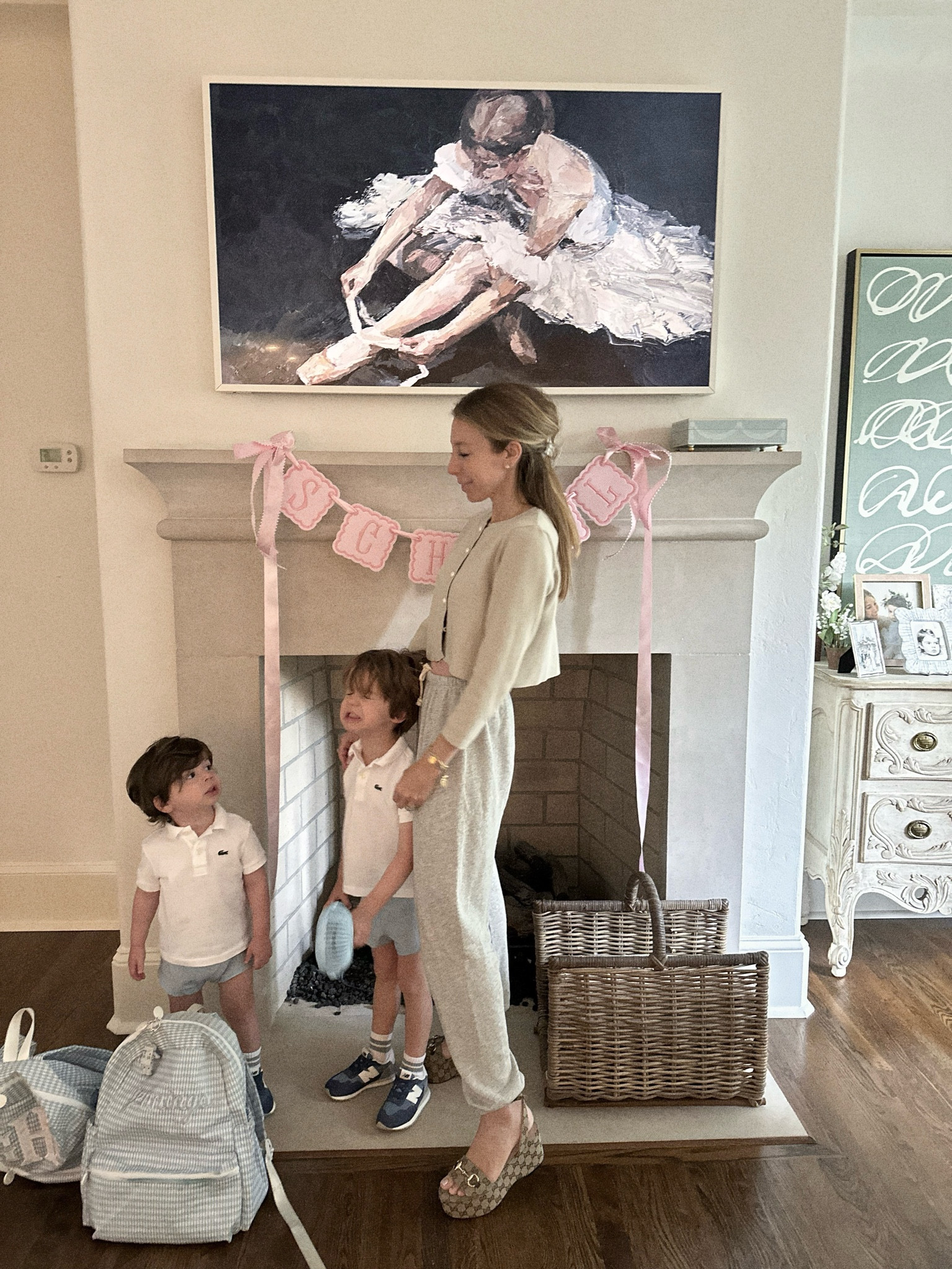 Back to school, back to carpool outfits! 