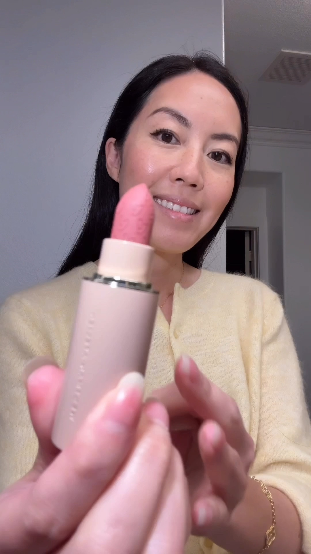 Let’s try on all my new makeup! 💄 I’ve been wanting to try this brand for so so long and with Spring coming up it felt like the perfect time (Spring cleaning, anyone??). Clean beauty has come a long, long way and my recent purchases really convinced me of this. Lipstick with peptides, Vitamins C and E? Concealer with hyaluronic acid and more peptides? Foundation with Tsubaki Oil, Ginseng and Pomegranate Extract? Yes, yes and yes. And after a long day it still looks and feels fresh! I’m sharing all the products and colors I’m using below! @nordstrombeauty #NordstromPartner

Pressed powder in Creme 
Foundation in Atelier II 
Concealer in L2 
Highlight stick in Brulee (I use as contour, has a bit of shimmer)
Blush stick in Petal 
Lipstick in Je Reve 
Lip balm in Garconne 
Eyeliner 
Mascara in Black 
Eyebrow sculpt in Taupe 



#LTKBeauty