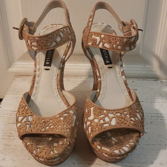 Alice + Olivia Wedge platform sandals | Poshmark