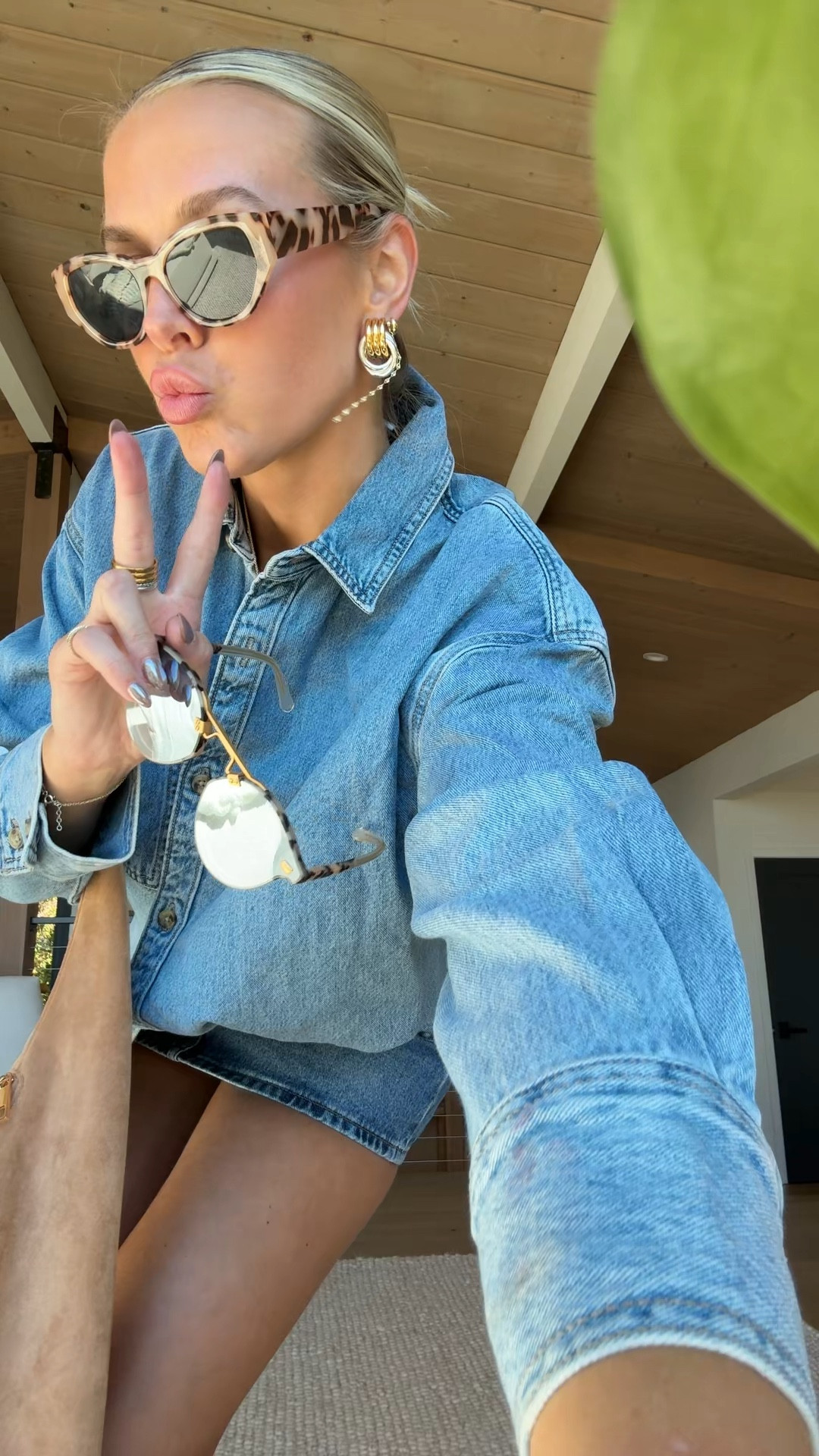 DENIM ON DENIM OOTD!!!!!

#LTKShoeCrush #LTKItBag #LTKStyleTip