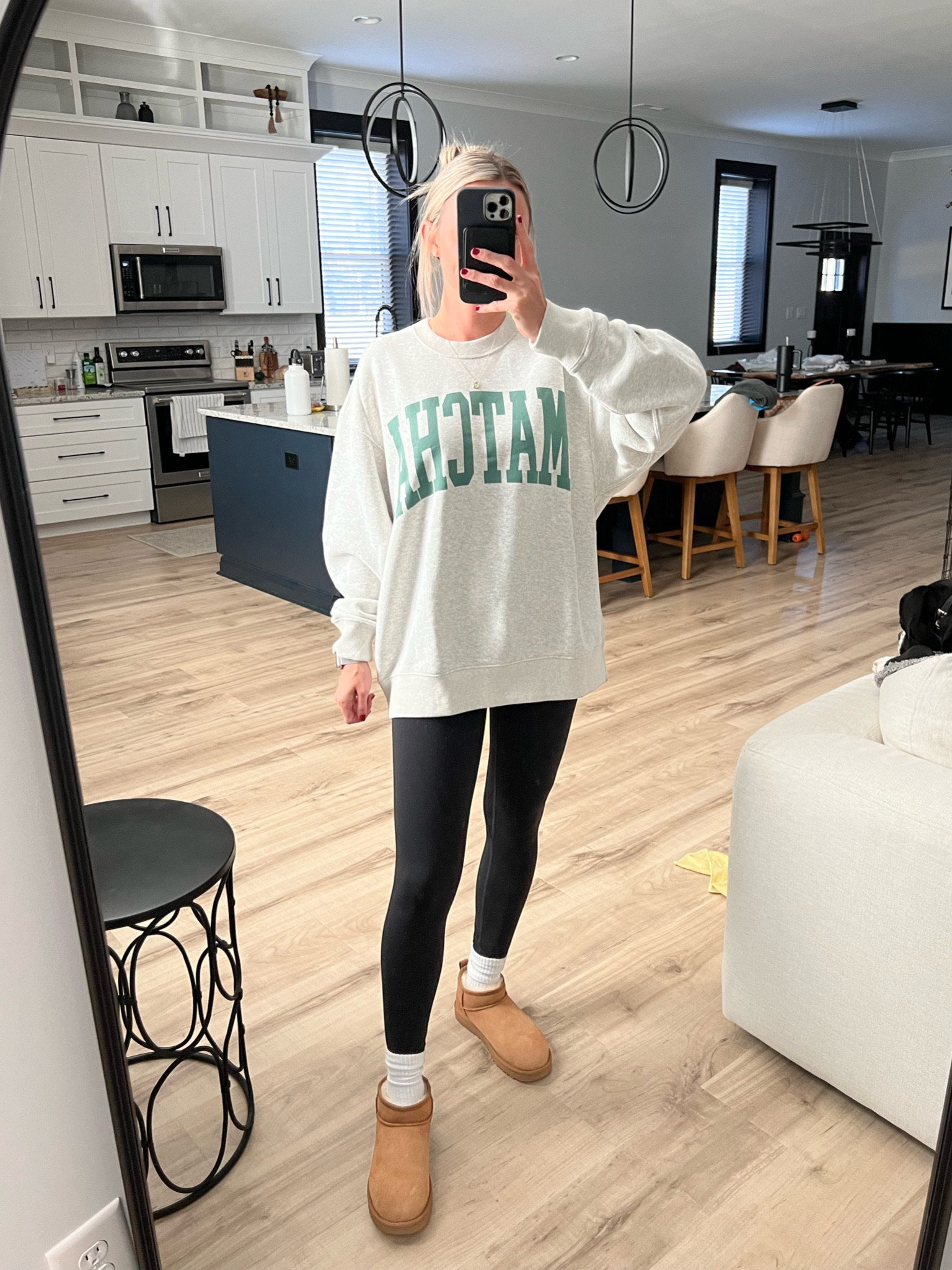 Abercrombie Matcha Crew 2024
Top - M
Leggings - 4