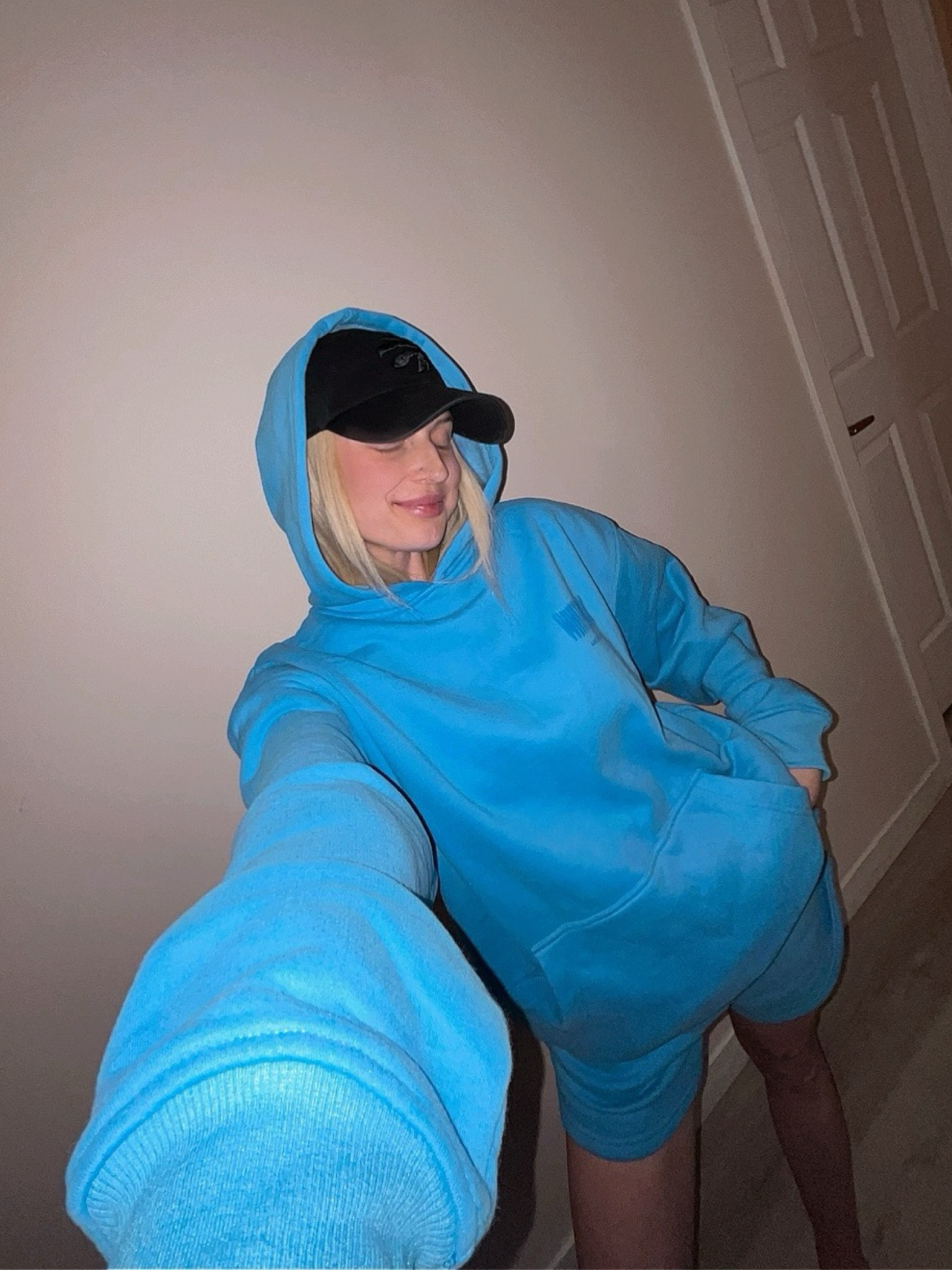 Sweatsuit from White Fox Boutique! 
Couldn’t link -  it is the Archive oversized sweatsuit in the colour Blueberry
I am wearing a size XS in the shorts and a S/M in the hoodie 