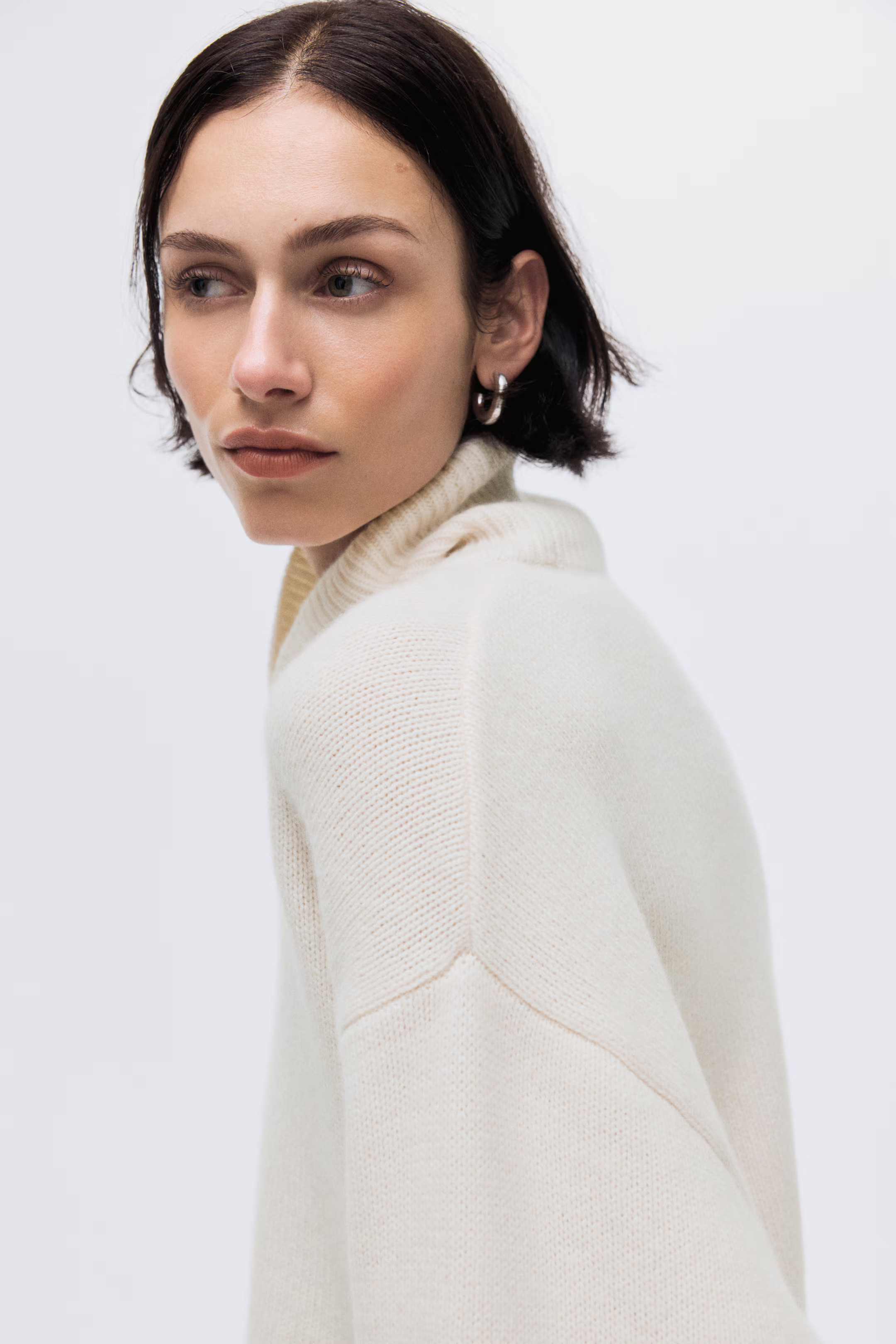 Cashmere-blend polo-neck jumper | H&M (UK, MY, IN, SG, PH, TW, HK)