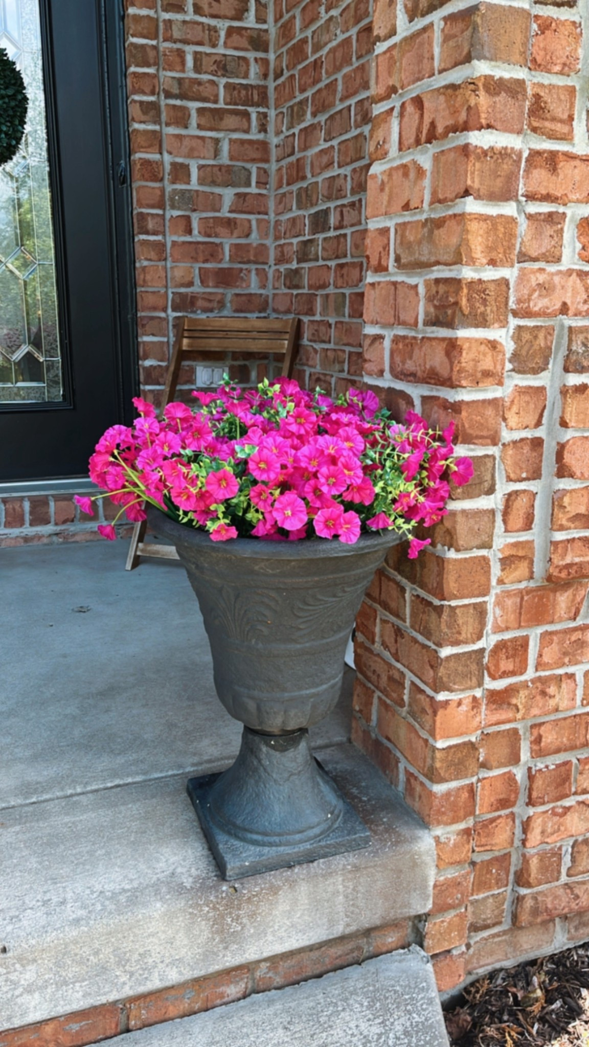 These faux flowers are absolutely stunning!!! They look so realistic! I ordered the 14 count & it is nice & full in my planter 
Spring porch refresh | patio season 


#LTKStyleTip #LTKHome #LTKSeasonal