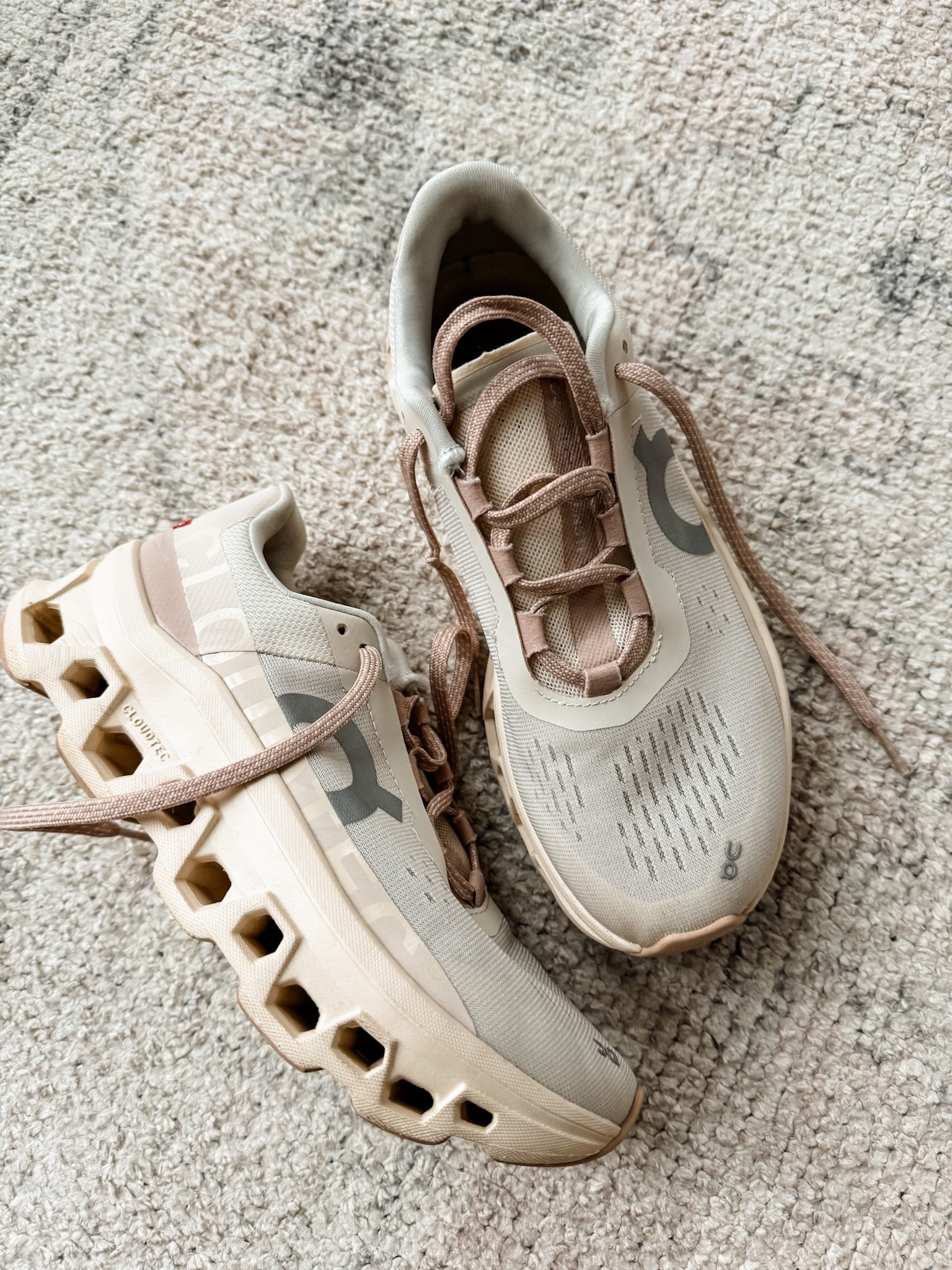 One of my favorite pairs of On Clouds over the years! If you’re looking for some new tennis shoes, I highly recommend these!

Loverly Grey, on clouds, tennis shoes, activewear, running shoes 

#LTKfitnessgoals