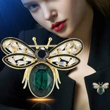 pc Fashionable Lovely Bee Brooch For Women Unique Design And Perfect As A Gift And Suitable For Daily Wear Compatible With Any Outfits | SHEIN