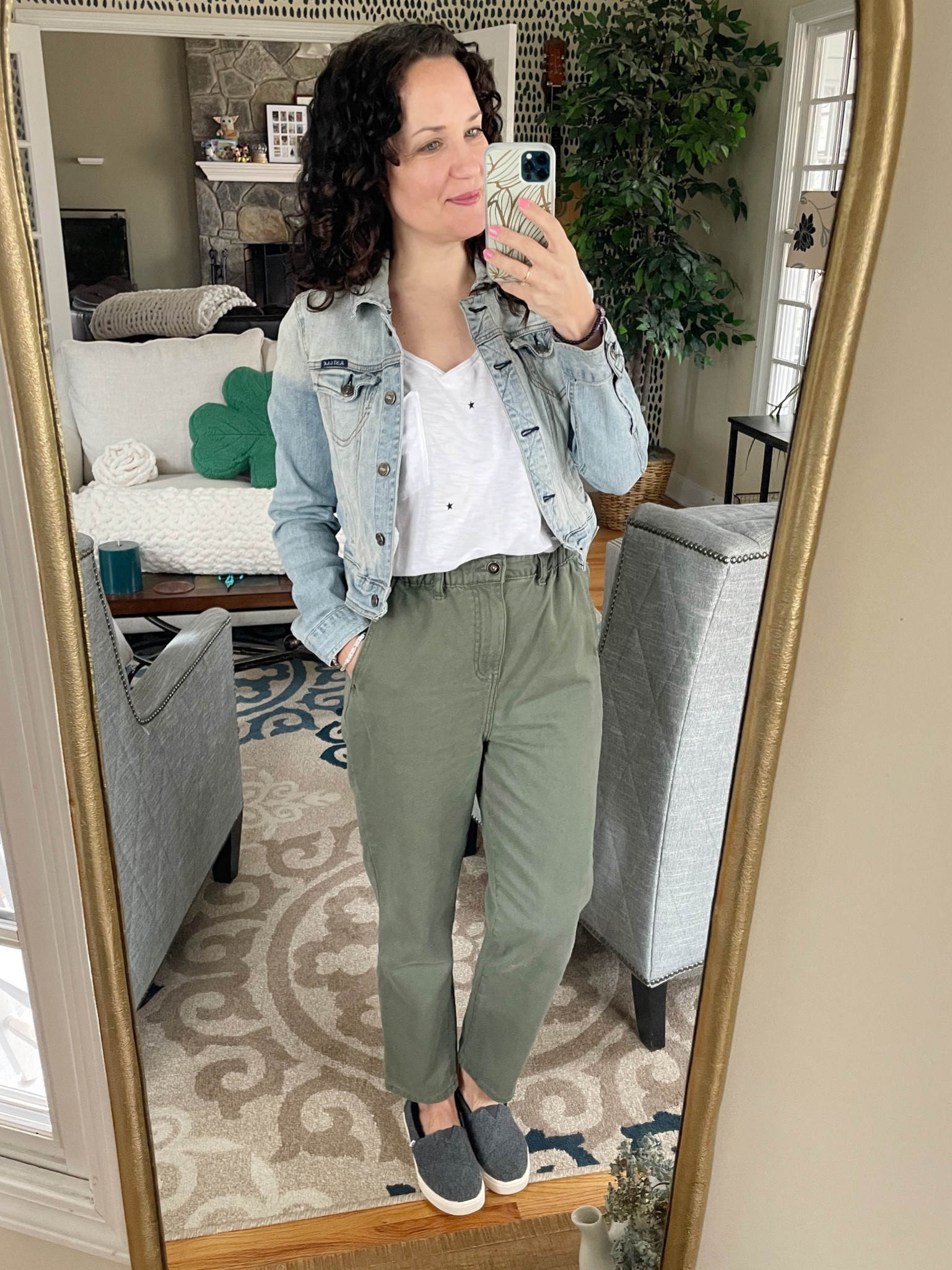 Comfy spring outfit, mom on the go! Amazing Anthro top, see my previous video for a close up

#LTKFind #LTKSale #LTKSeasonal