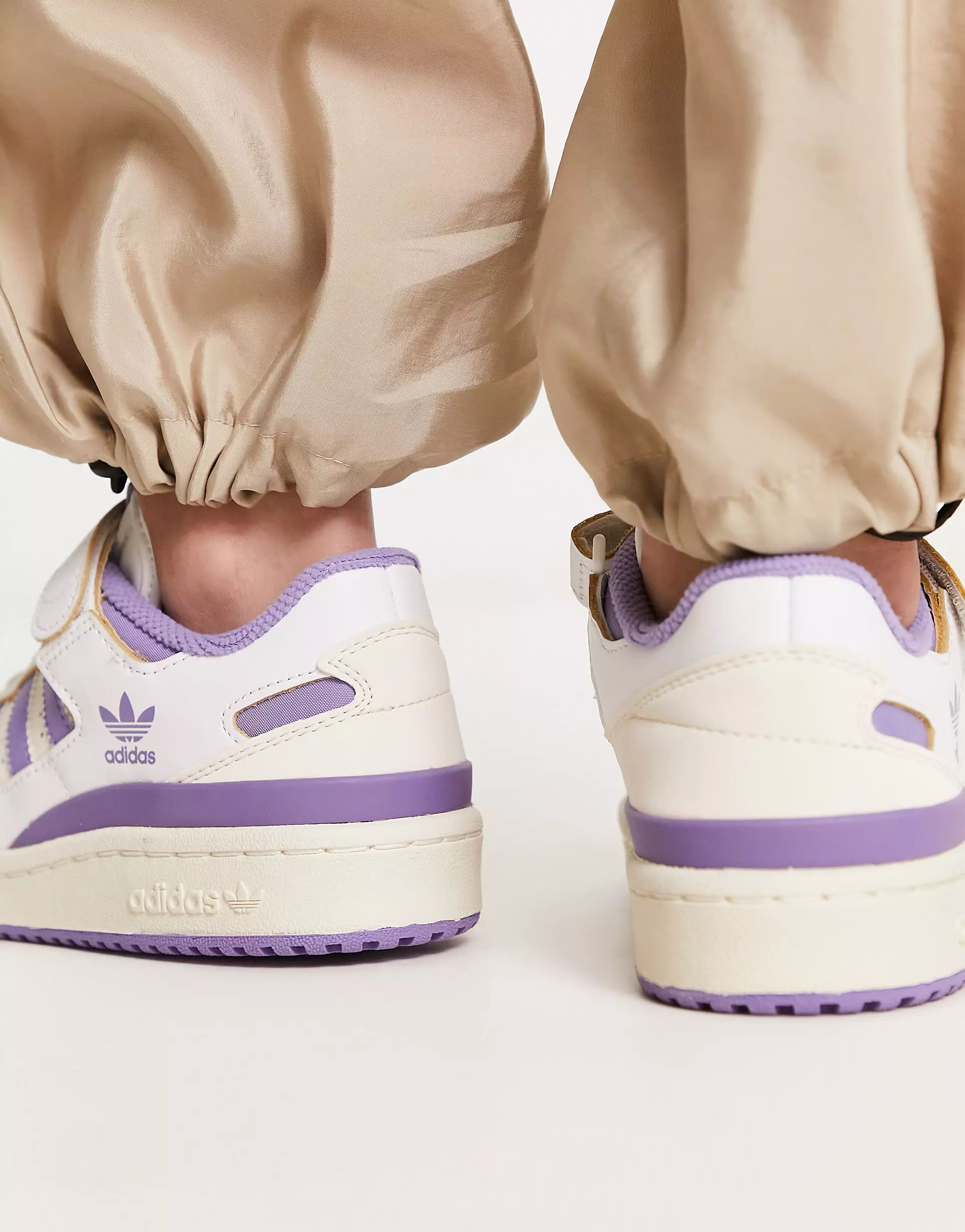 adidas Originals Forum 84 Low trainers in white and purple | ASOS (Global)
