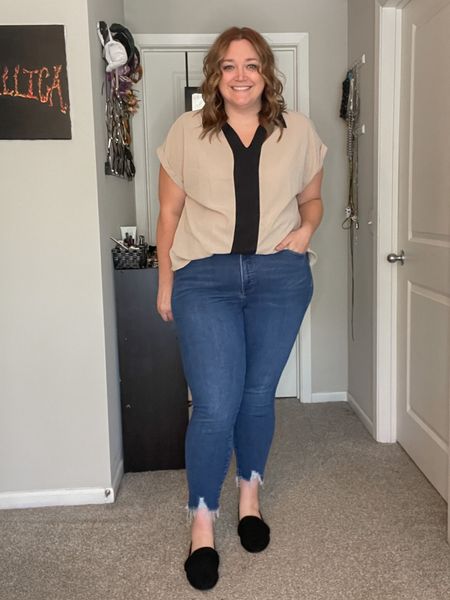 LOVE this retro top! So cute with jeans or could be dressed up for work!

🚨Tarajanestyle for 15% off at SHEIN

#LTKcurves #LTKSale #LTKunder50