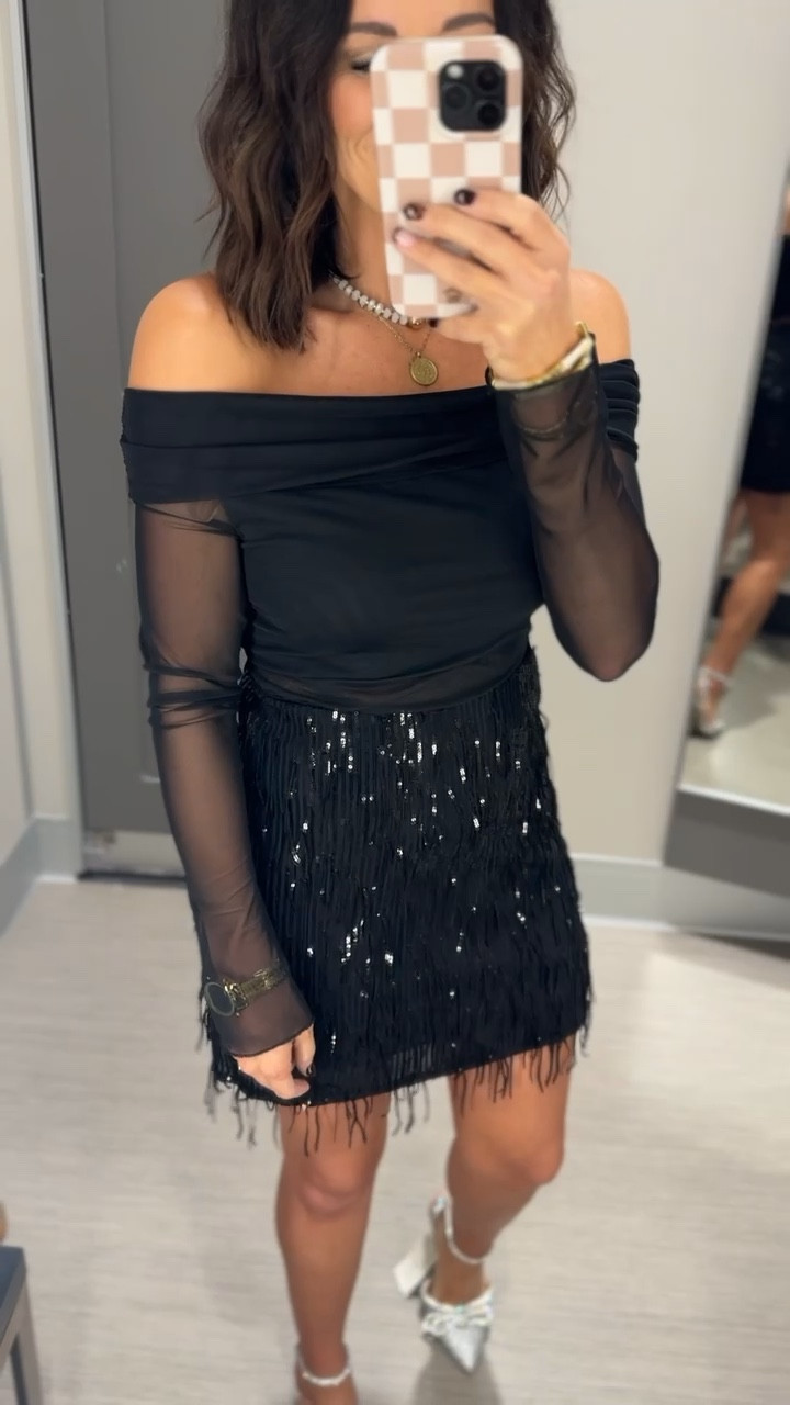 Y’all this look is a 10!!! Gorgeous and so elevated. Talk about this look being a show stopper and perfect for a holiday party. So chic and beautiful!

Elevated style, holiday party, holiday party outfit, winter fashion, sequin skirt, mesh top, Target style, VintagePickin

#LTKootd #LTKHoliday #LTKSeasonal
