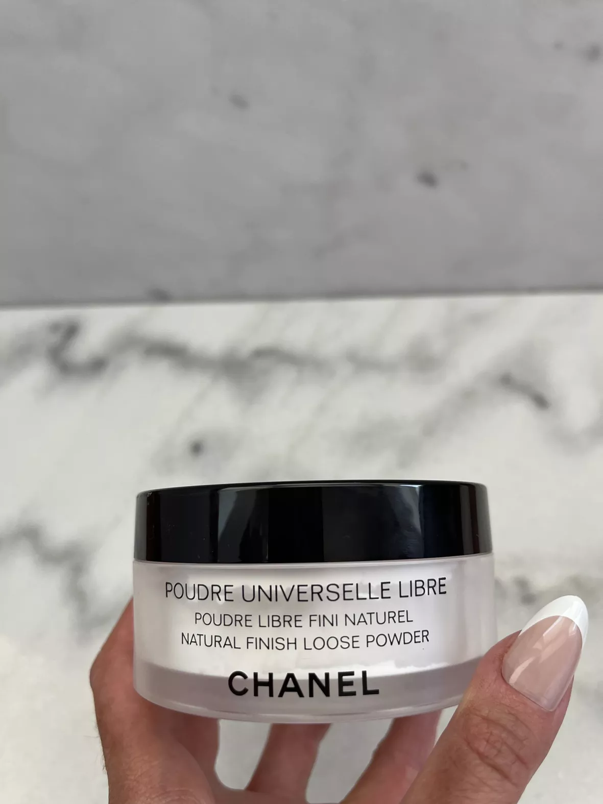 Chanel Poudre Universelle Libre Natural Finish Loose Powder 30g. สี 020  (เคาเตอร์ 2,550฿)