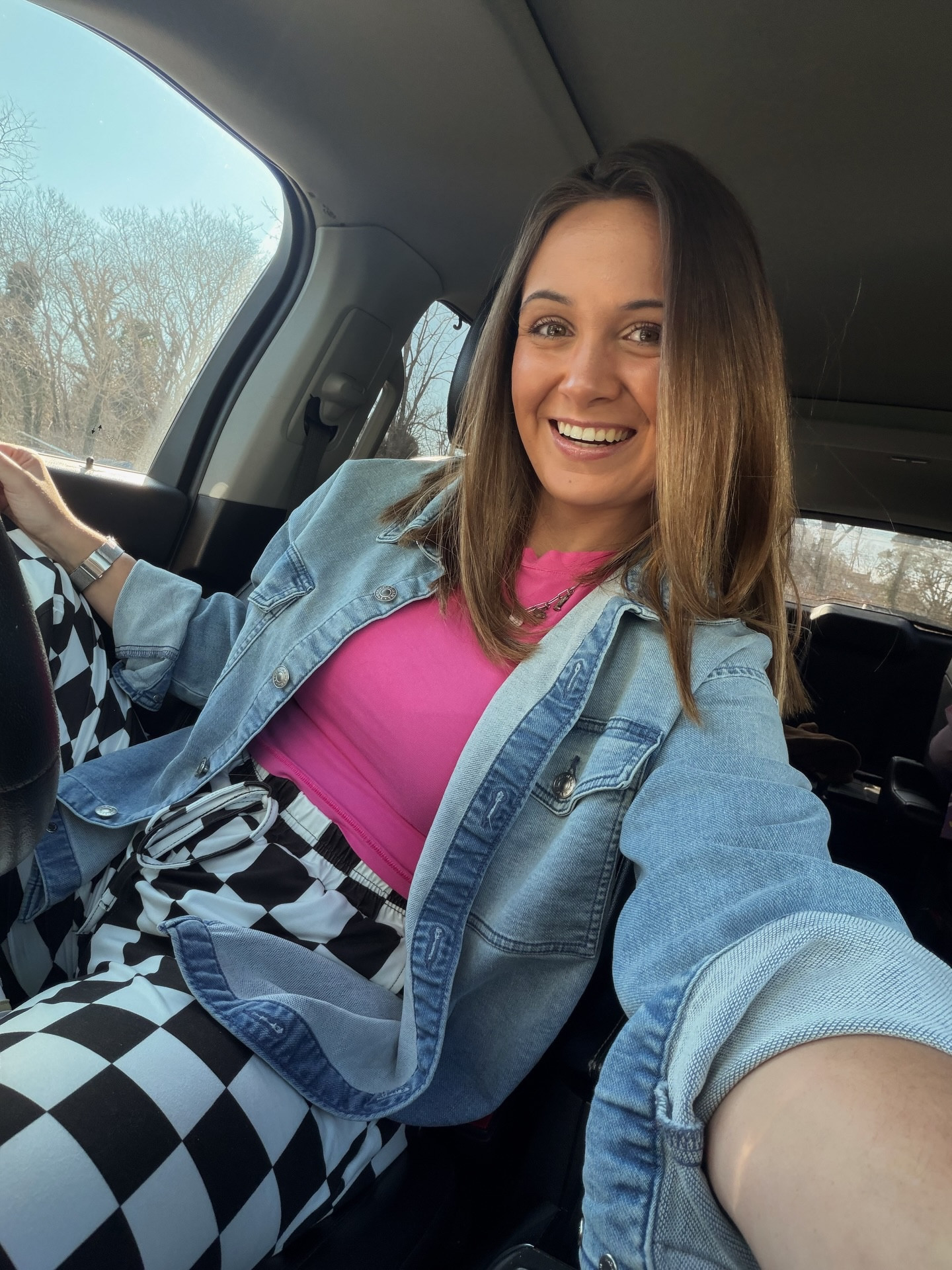 Two post in one day, this weather has me happy 🩷🤠🏁

If you’re local —> @eastofmauicoffee thank me later 🤪

#ootd