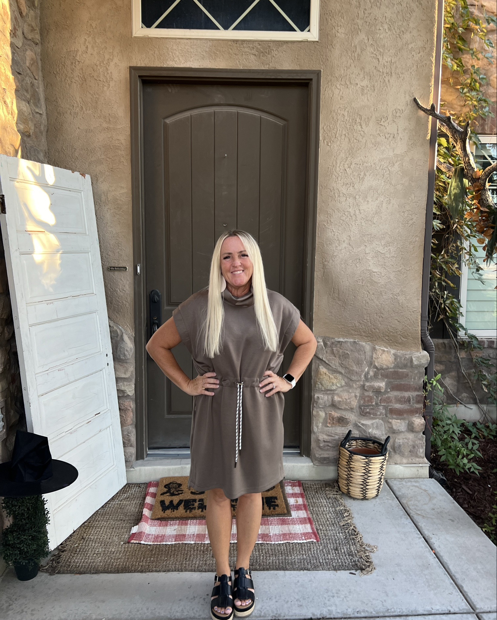 It’s cold here today, but I never posted this dress in the fall and now it’s on sale for under $25! It’s comfy, cute and can be worn for just about every occasion! Go get yours now! It comes in taupe or black..and the cute sandals come in 3 color options, too! 

#modestfit #modestclothing #over40 #cuteclothes #momlife #errandoutfit #lunchoutfit #shoppingoutfit #workoutfit #everyoccasion

#LTKShoeCrush #LTKFindsUnder50 #LTKSaleAlert