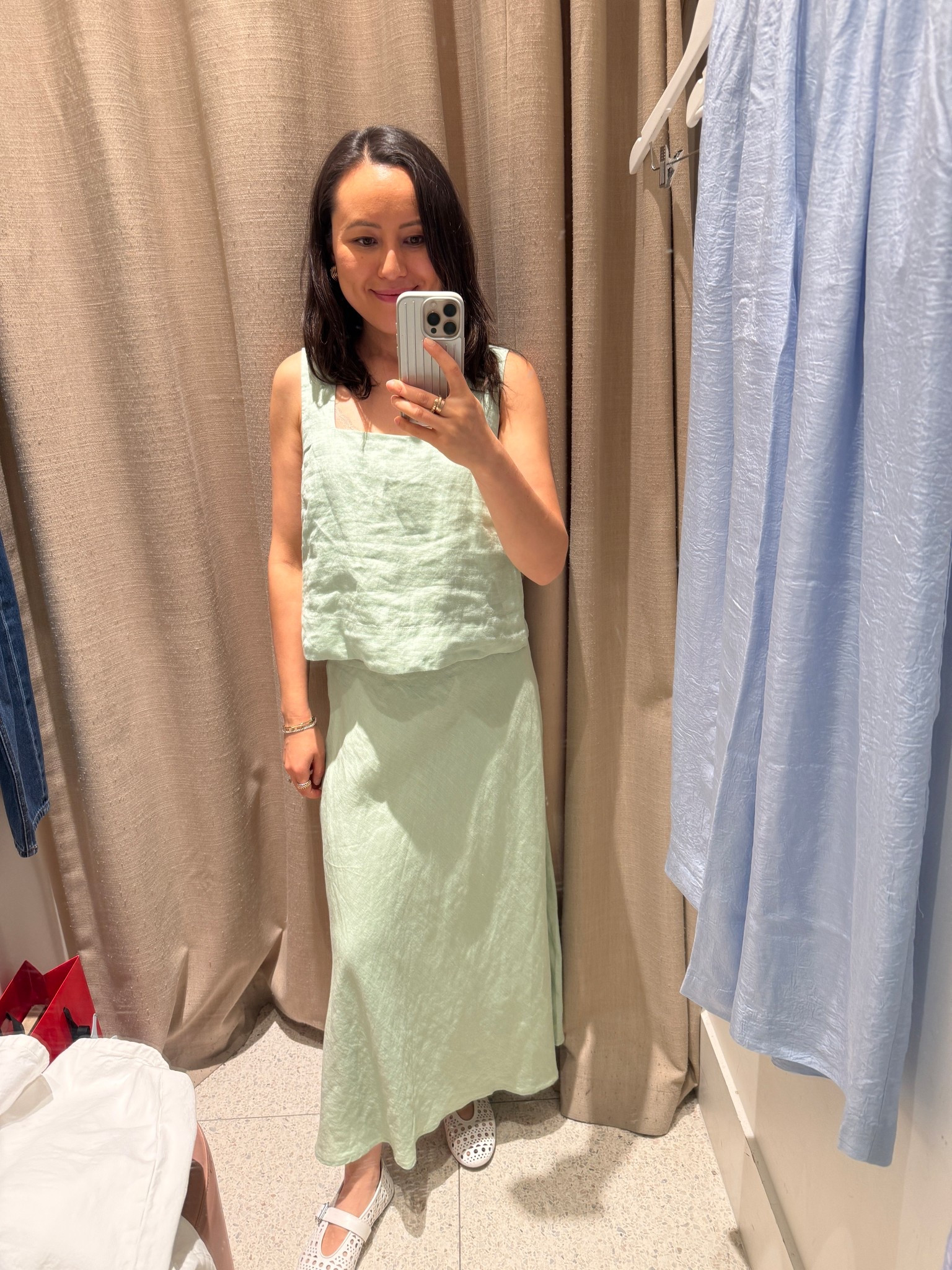 Cute set! Love that it’s linen. I could have sized down in the top to a size 6. Wearing the skirt in a size 6.

#LTKsummer #LTKpetite #LTKaustralia