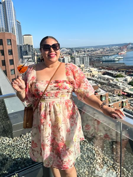 This ruched floral mini dress was the perfect wine tasting and rooftop hopping dress! So flattering and high quality, plus it has pockets. Wearing a Large-Tall! #abercrombie #summerdress #minidress #midsizestyle