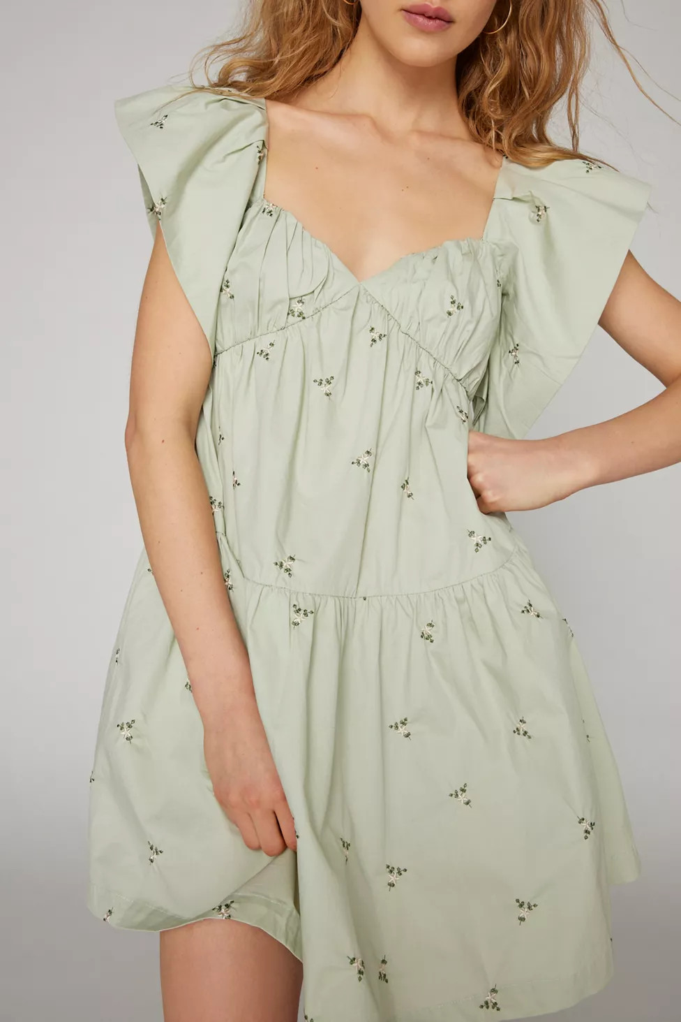 En Saison Anya Embroidered Floral Mini Dress | Urban Outfitters (US and RoW)