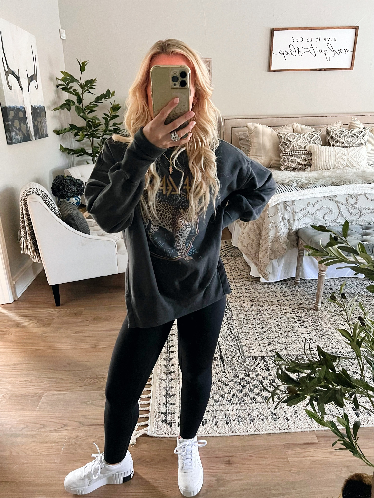 #MondayMood #OOTD 