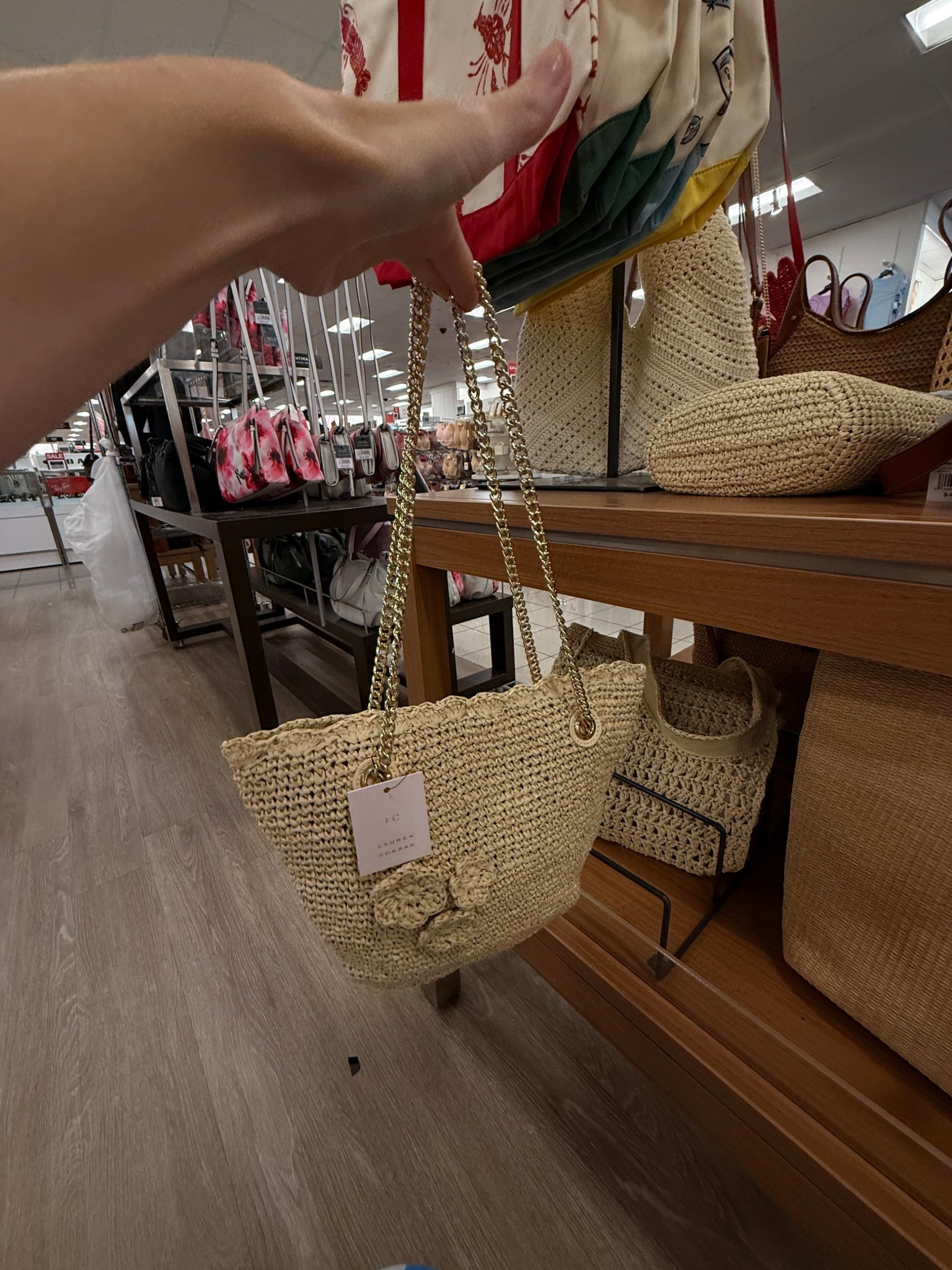 Found the perfect summer staple! ☀️ This Lauren Conrad straw tote with the gold chain detail is giving major coastal-chic vibes. Whether you’re heading to the beach or just grabbing iced coffee, this texture is everything for the warmer months.

#SummerStyle #BeachBag #LCLatKohls #CoastalGrandmother #StrawBag #SummerAccessories #OOTD #TargetFinds #KohlsFinds #VacationMode #LTKUnder50 #LTKSeasonal #WovenBag
