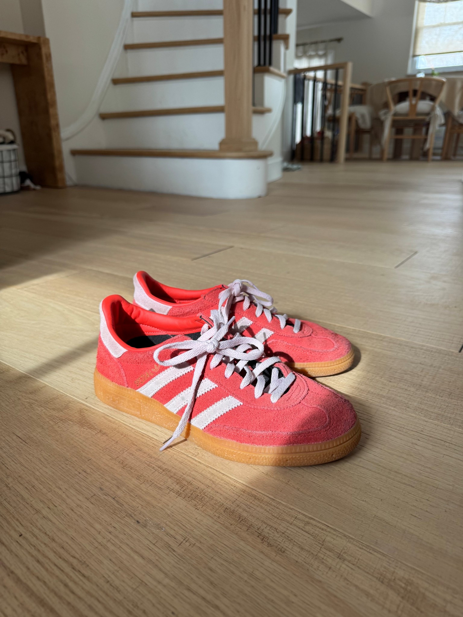 ADIDAS HANDBALL SPEZIAL BRIGHT RED CLEAR PINK WOMENS. i had to size a whole size down! run small.