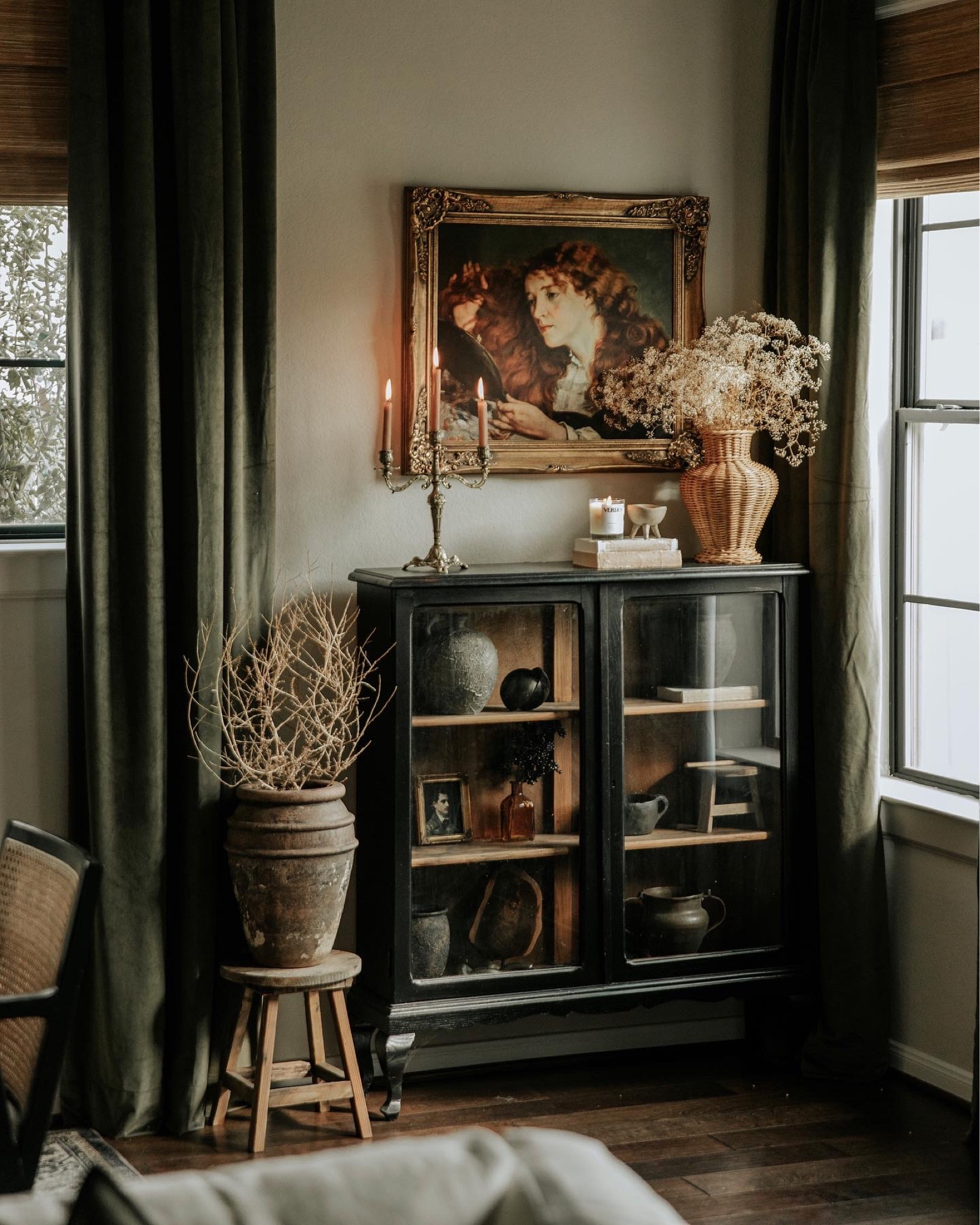 Vintage nook decor. Wood blind color is Carribean sienna! 

#LTKhome