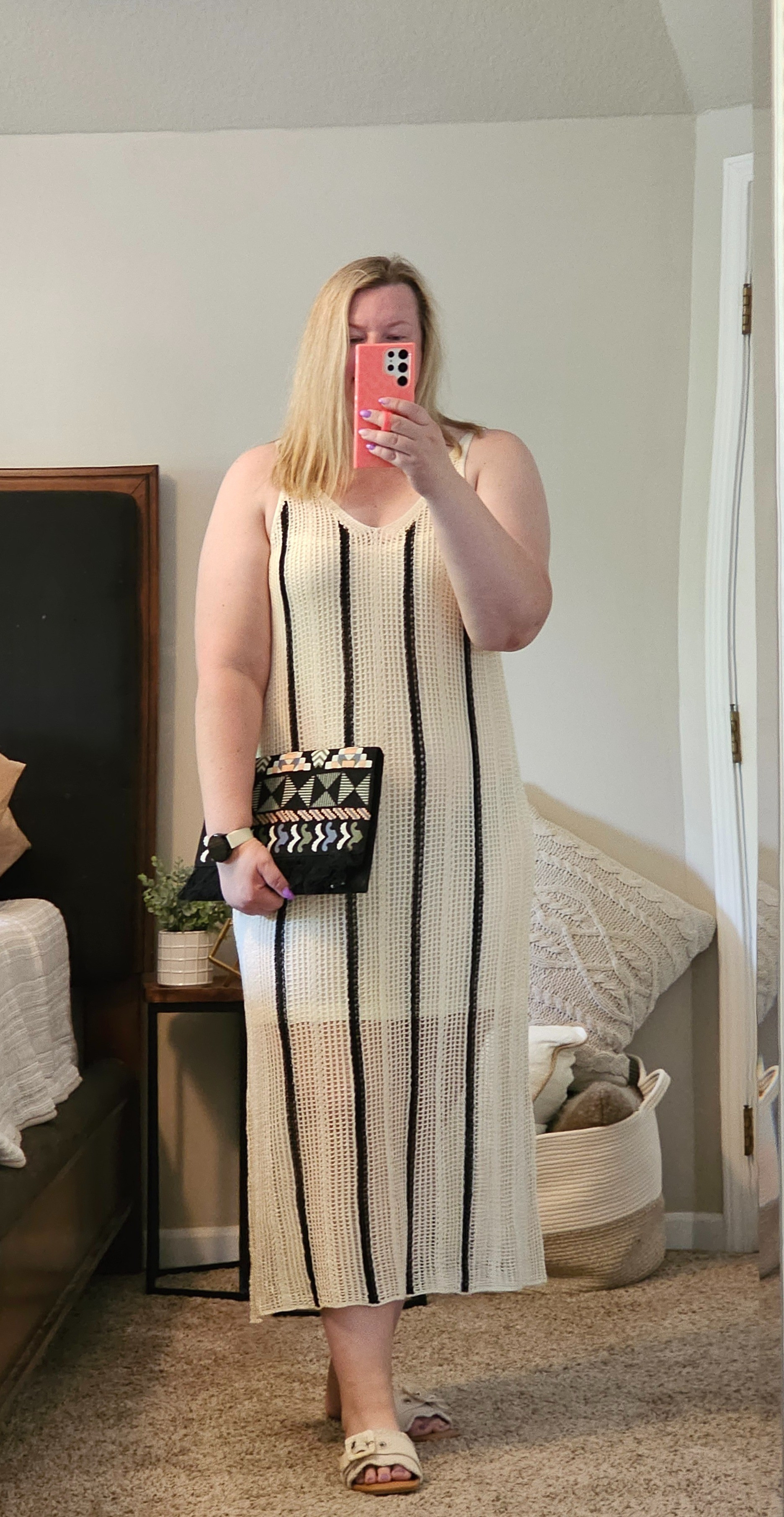 This dress is perfect for vacay or date night. I love the knit and the vertical stripes.  Pair it with a cute clutch and you are ready to go!

#LTKfindsunder50 #LTKmidsize #LTKover40