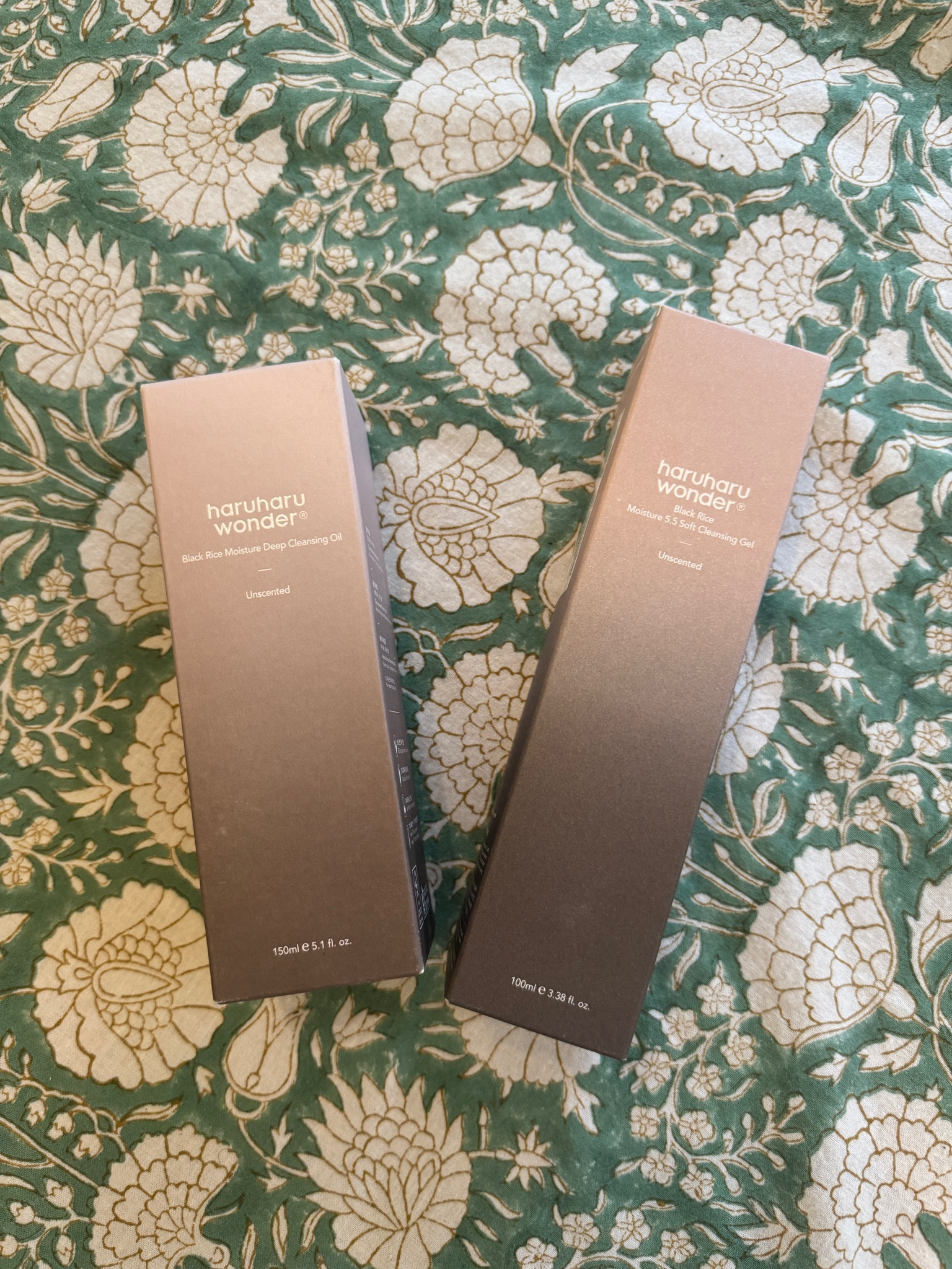 Do you double cleanse? May I recommend these @haruharuwonder_official affordable products from Amazon? Double cleansing will change your skin (oil first, then cleanser!)  #haruharuwonder #vegan #koreanskincare#doublecleansing #acneproneskin #haruharucleansingoil

#LTKBeauty #LTKFindsUnder50 #LTKGiftGuide