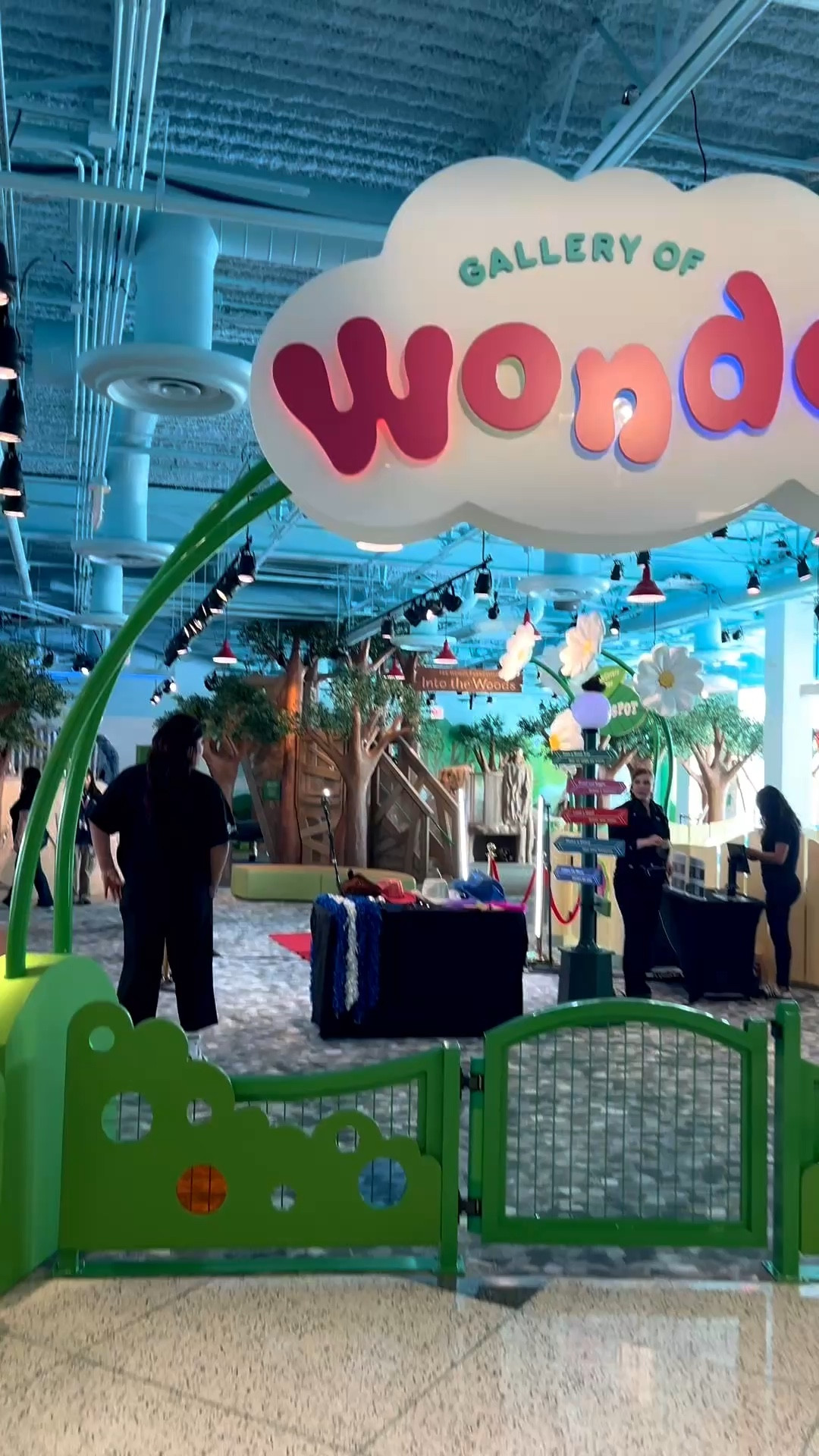 Casual mom outfit 

#LTKootd #LTKdayinmylife #LTKmomlife