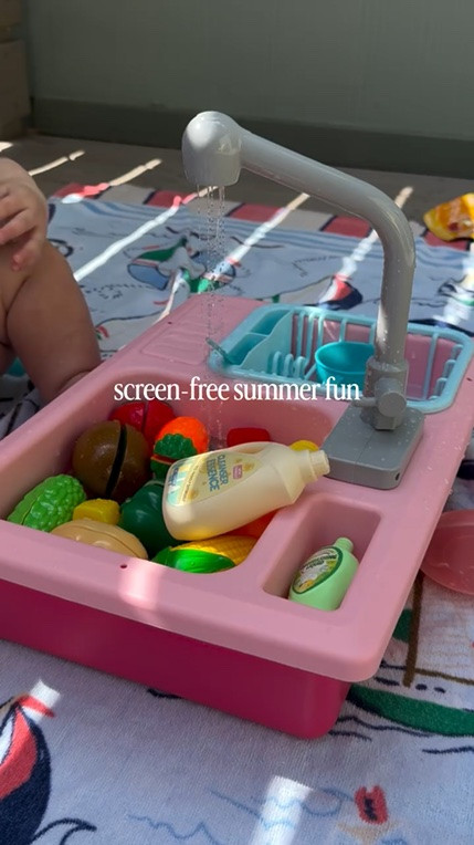 Toddler sensory play = mom peace and quiet 😂

Comment “toy” and I’ll send it over!

#toddleractivities #toddlermom #summeractivities #screenfreeplay
