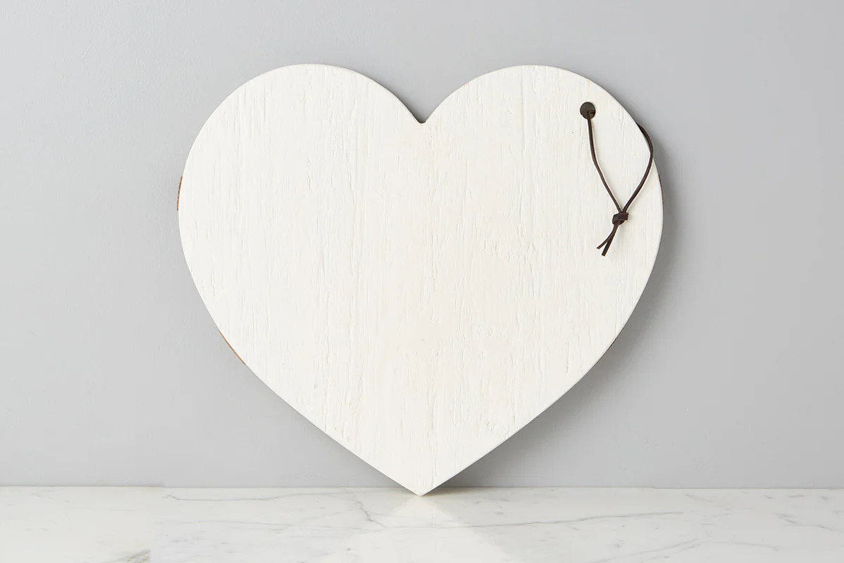 White Mod Heart Charcuterie Board, Large | etúHOME