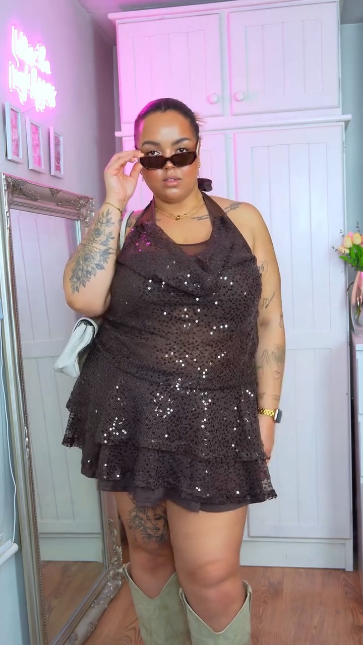 i may not have a festival to go to, but i for sure have the outfit 🤠 

🔎 search and follow Rustia to catch all the vibrant spring curvy trends!
🌊 stay inspired and don’t miss out - use my code ‘MarUKjanetosayande492’ for a special discount on your Curve SpringWave favourites! 🌷✨



#LTKspring #LTKplussize #LTKpartywear