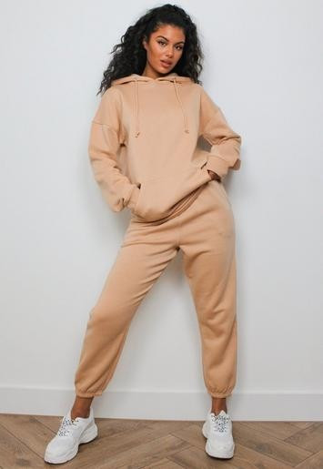 Petite Tan 90s Joggers | Missguided (US & CA)