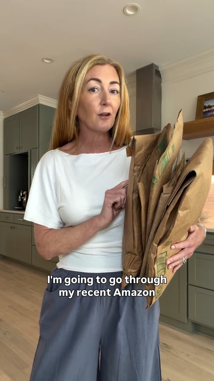 Unboxing a few new pieces and I’m really into the mix here… good texture, flattering shapes, and easy pieces you can throw on and go

Everything feels wearable but still a little elevated

#amazonfinds #founditonamazon #styleover40 #midlifewomen #dailyoutfits

https://urlgeni.us/amzn/_7WPdk

#LTKgrwm #LTKdayinmylife #LTKOver40