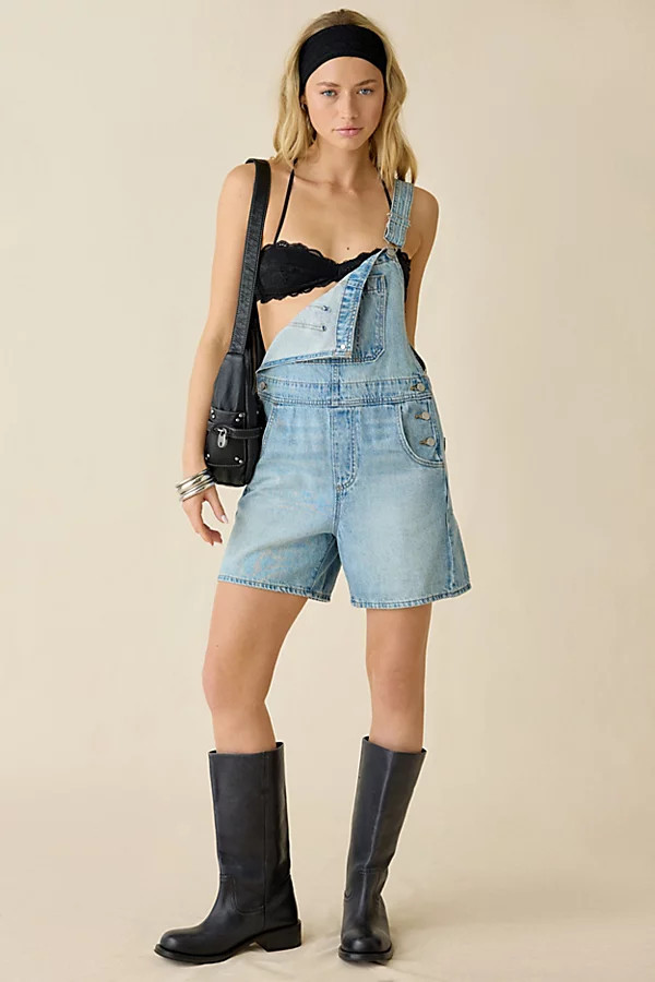 Levi's Utility Denim Shortalls in Summer Job, Women's at Urban Outfitters | Urban Outfitters (US and RoW)