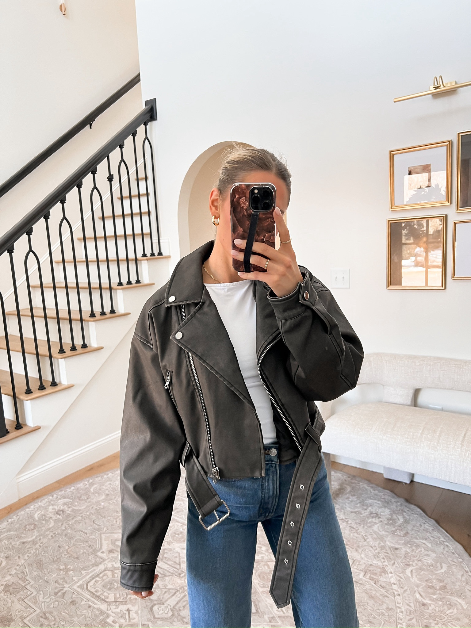 FAVVVVV faux leather jacket- under $100. Wearing size 4, perfectly oversized without being unflattering, great quality, not restricting & easy to move in👏🏻👏🏻

#LTKstyletip #LTKSeasonal #LTKfindsunder100