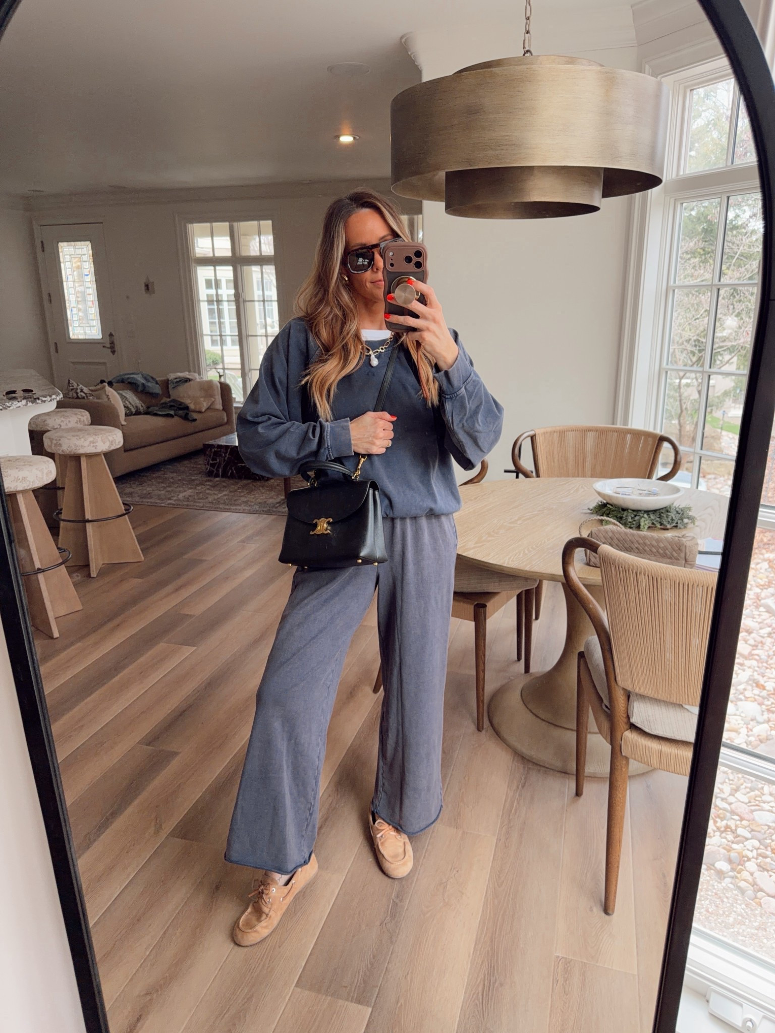 Gap haul🩵 Sized down one in gap!


#LTKootd #LTKgrwm #LTKmomlife