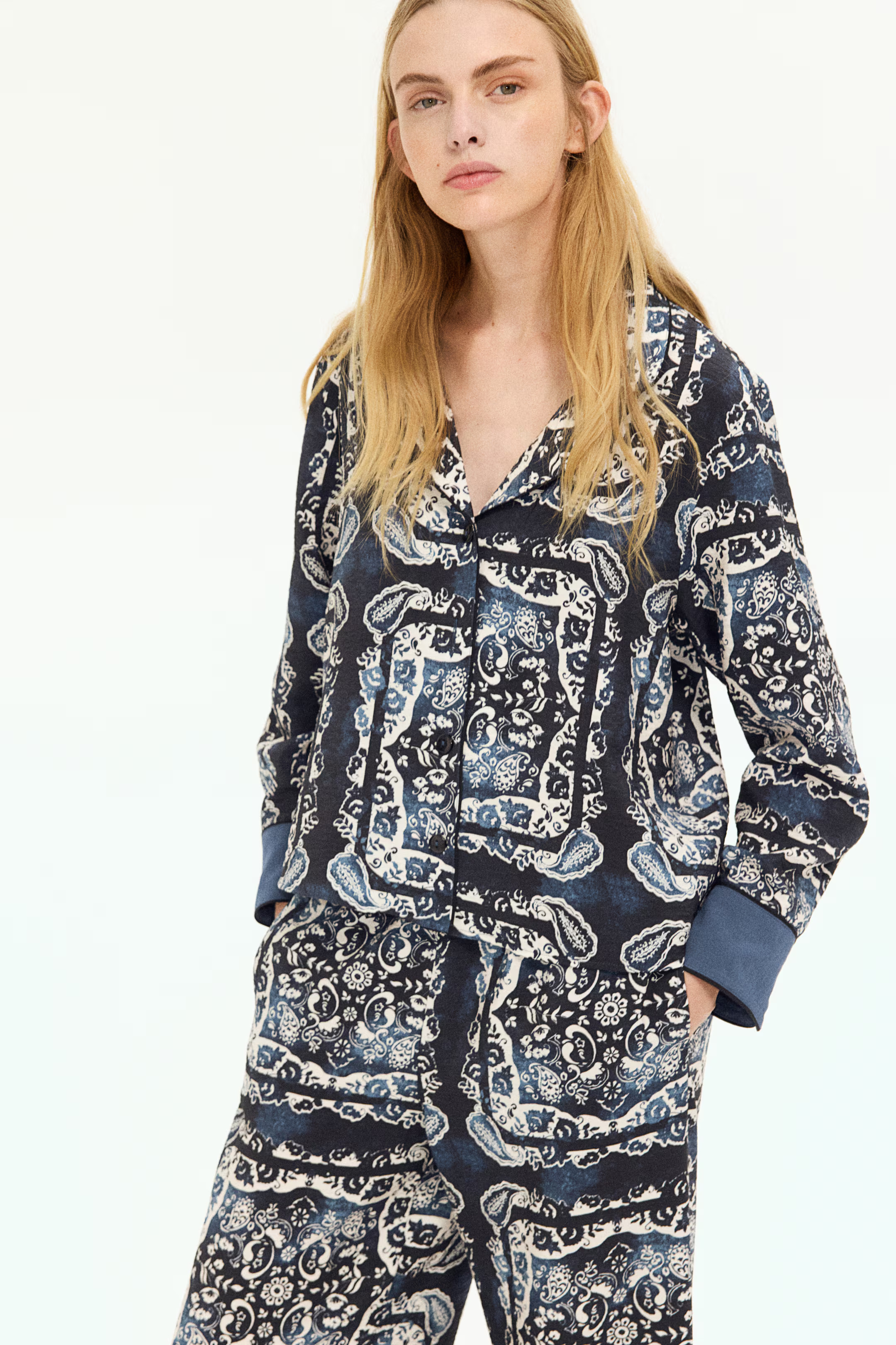 Patterned shirt - Dark blue/Paisley-patterned - Ladies | H&M GB | H&M (UK, MY, IN, SG, PH, TW, HK)