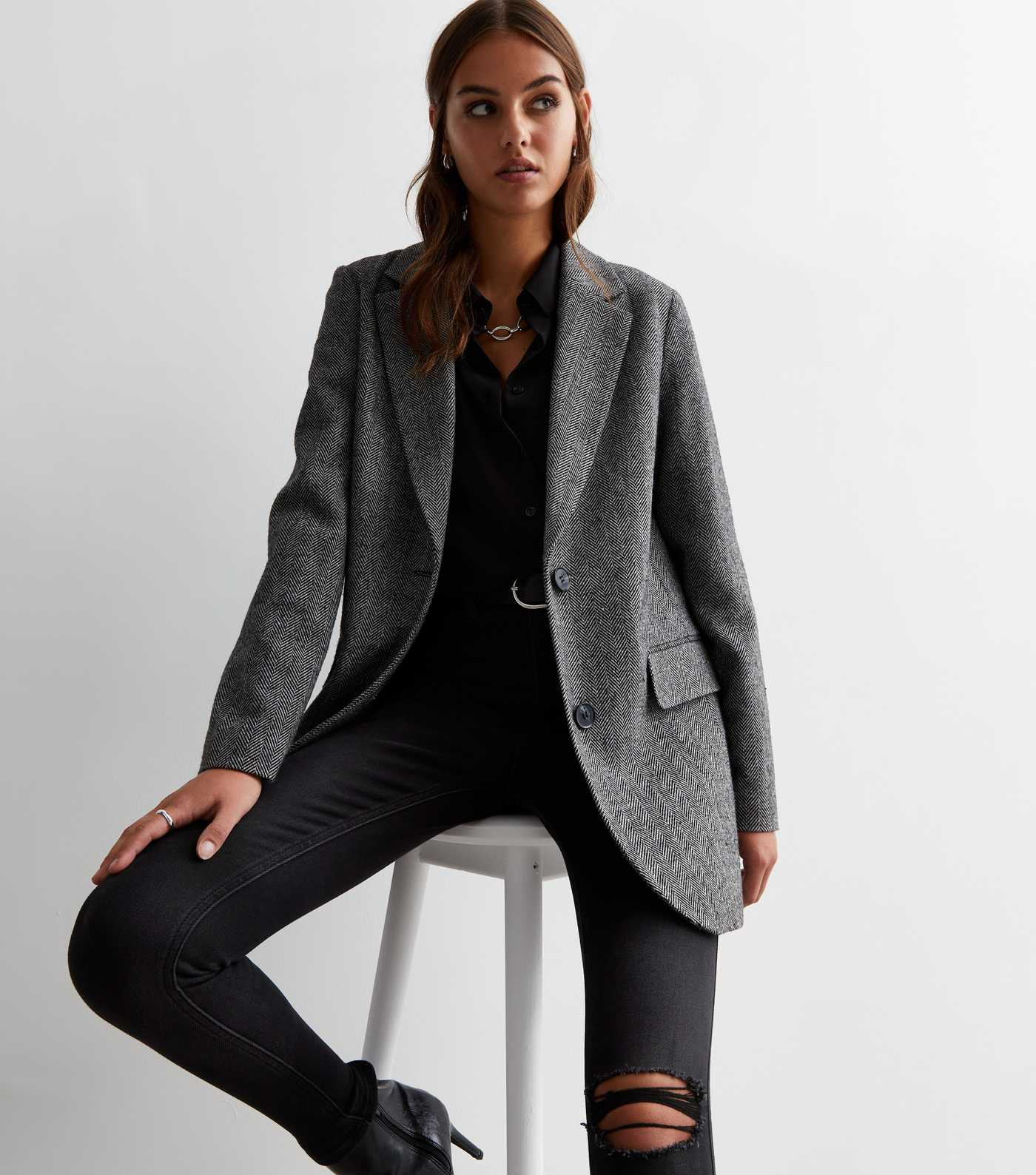 Grey Long Sleeve Formal Blazer
						
						Add to Saved Items
						Remove from Saved Items | New Look (UK)