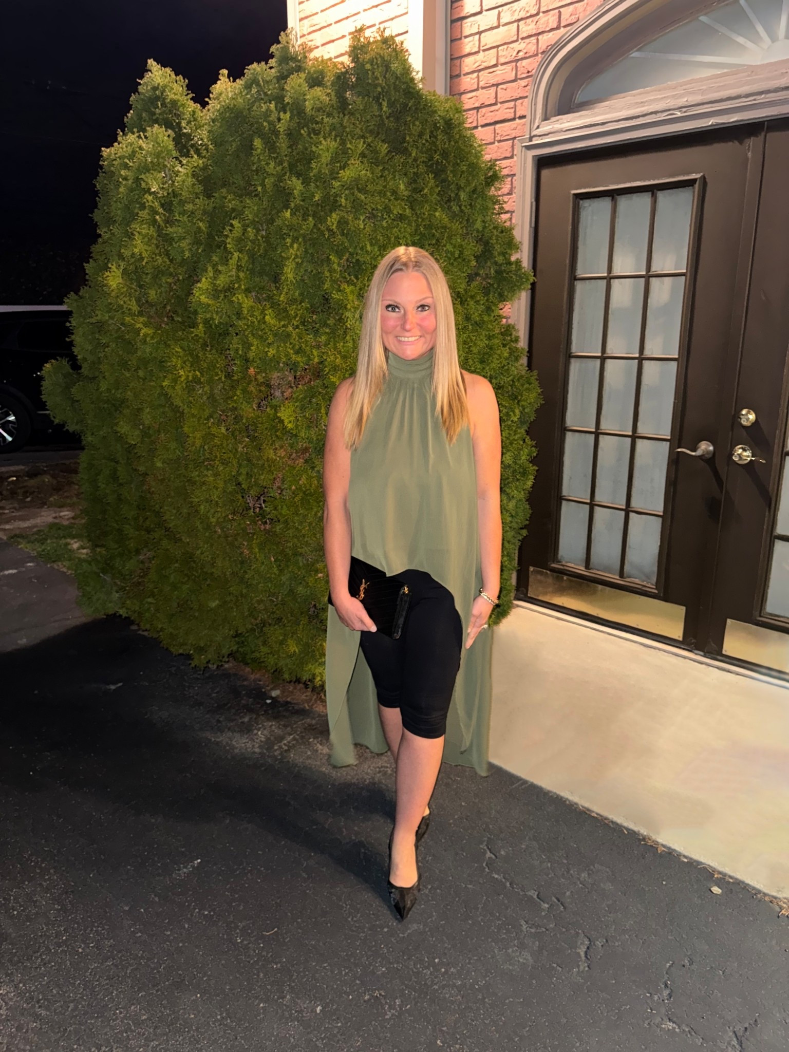 My grandma would love to see that pedal pushers are back in style. Linking this super adorable pair from Old Navy that I paired with this cape halter from Commense, which is the perfect elevated piece to add to your wardrobe  

#LTKootd #LTKgrwm #LTKSeasonal