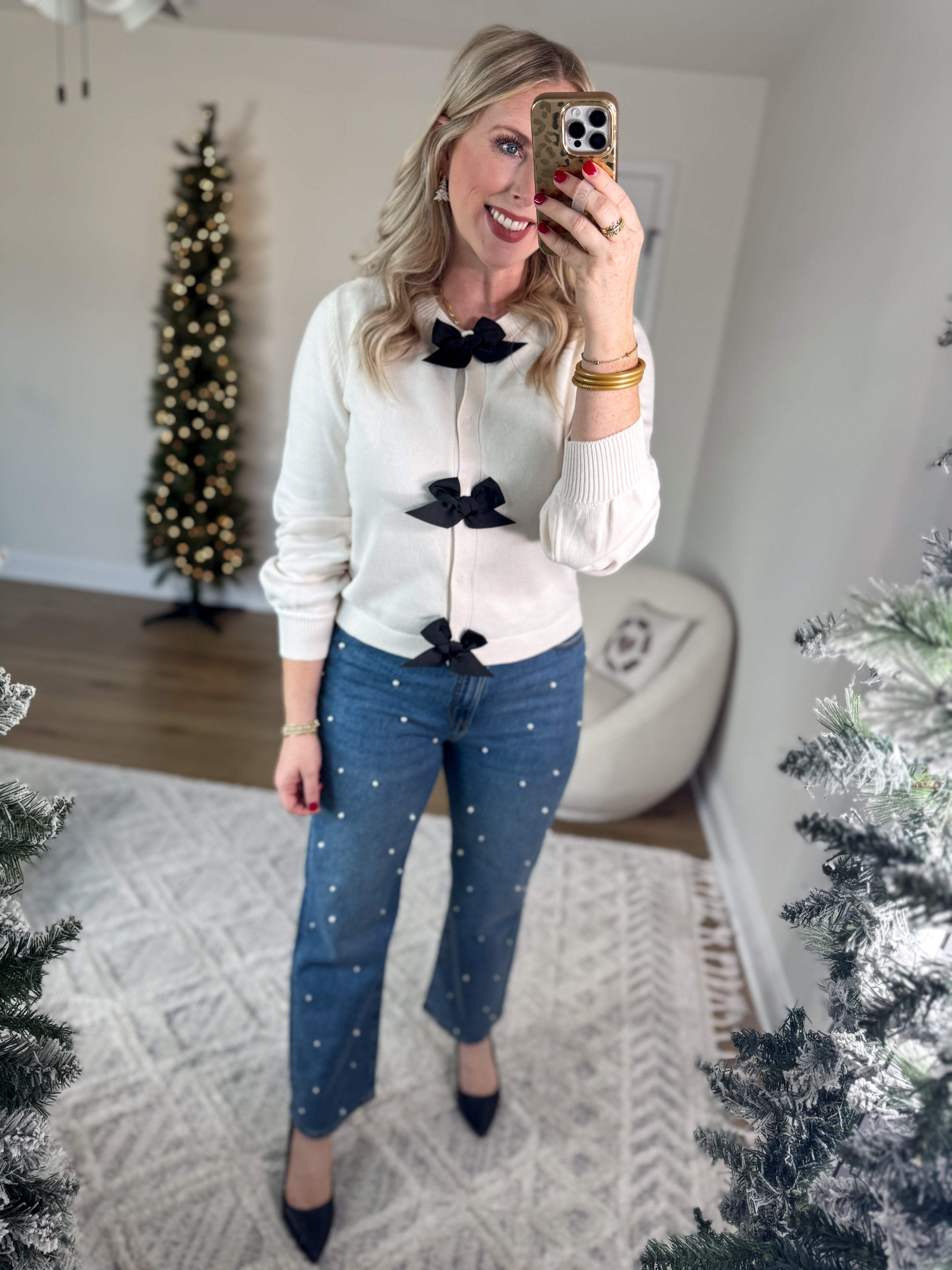 Daily try on, loft try on, cyber Monday, bow sweater, pearl jeans

Medium 

#LTKCyberWeek #LTKFindsUnder50 #LTKSaleAlert