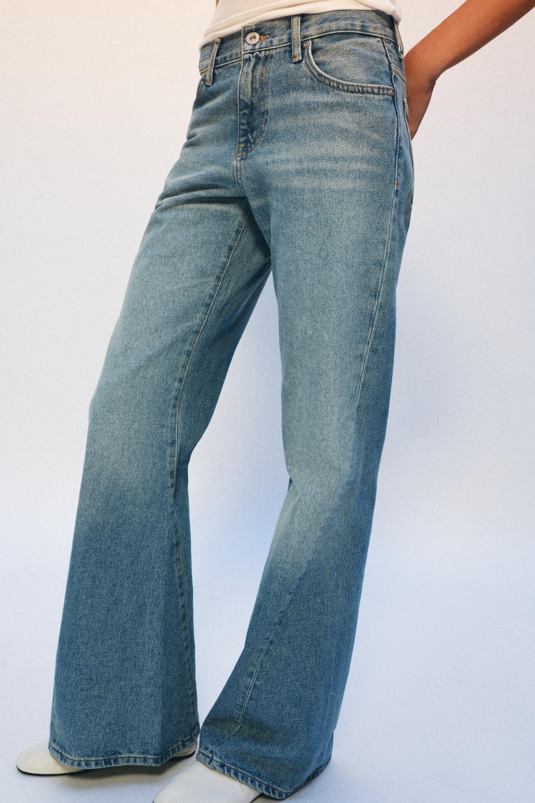 ZW COLLECTION RELAXED FIT LOW-RISE FLARED JEANS | Zara IT