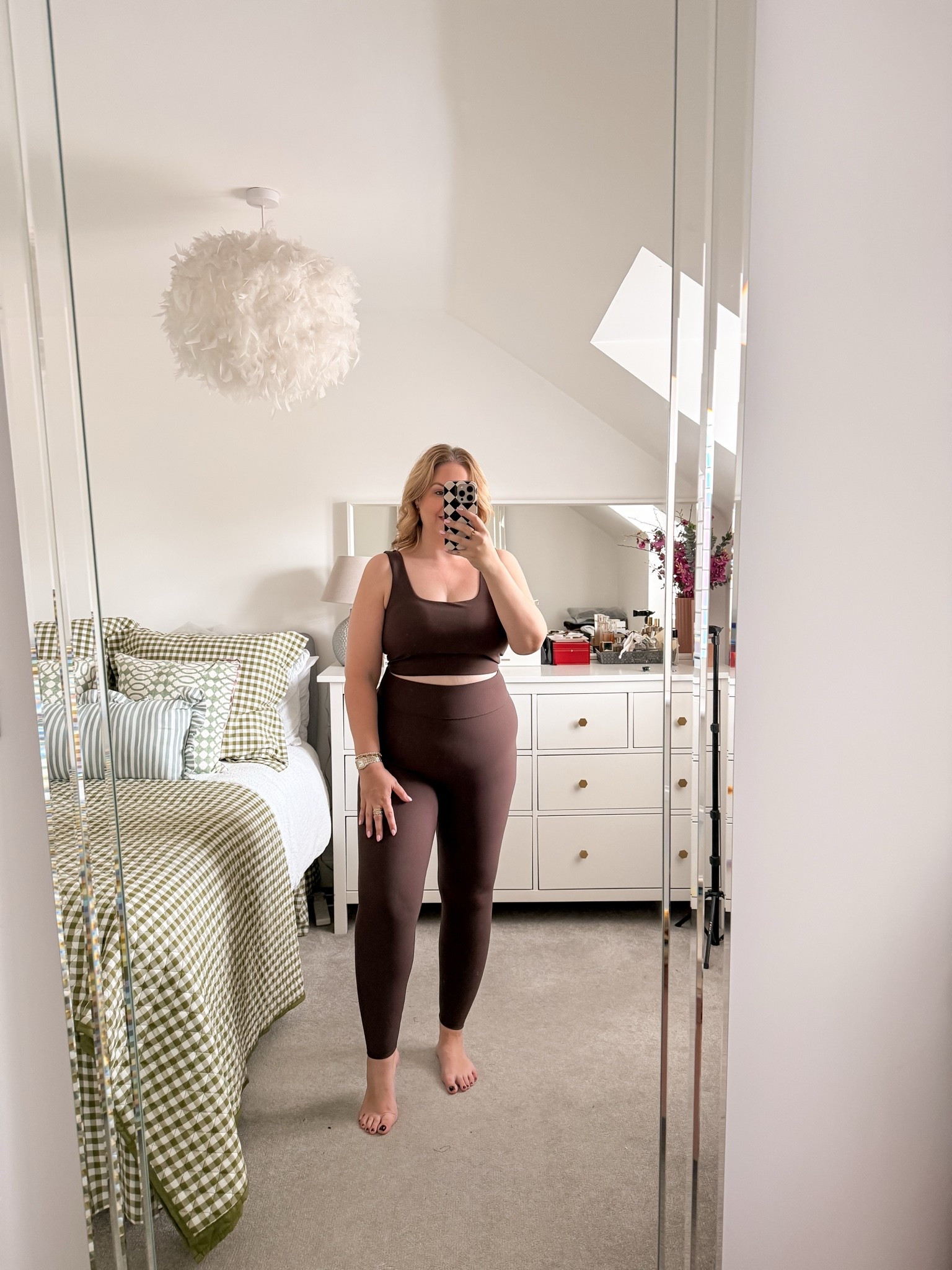 This is the espresso colour 🤎 

I’m wearing a size 16 in both the bra and leggings @Reasn

#LTKuk #LTKmidsize